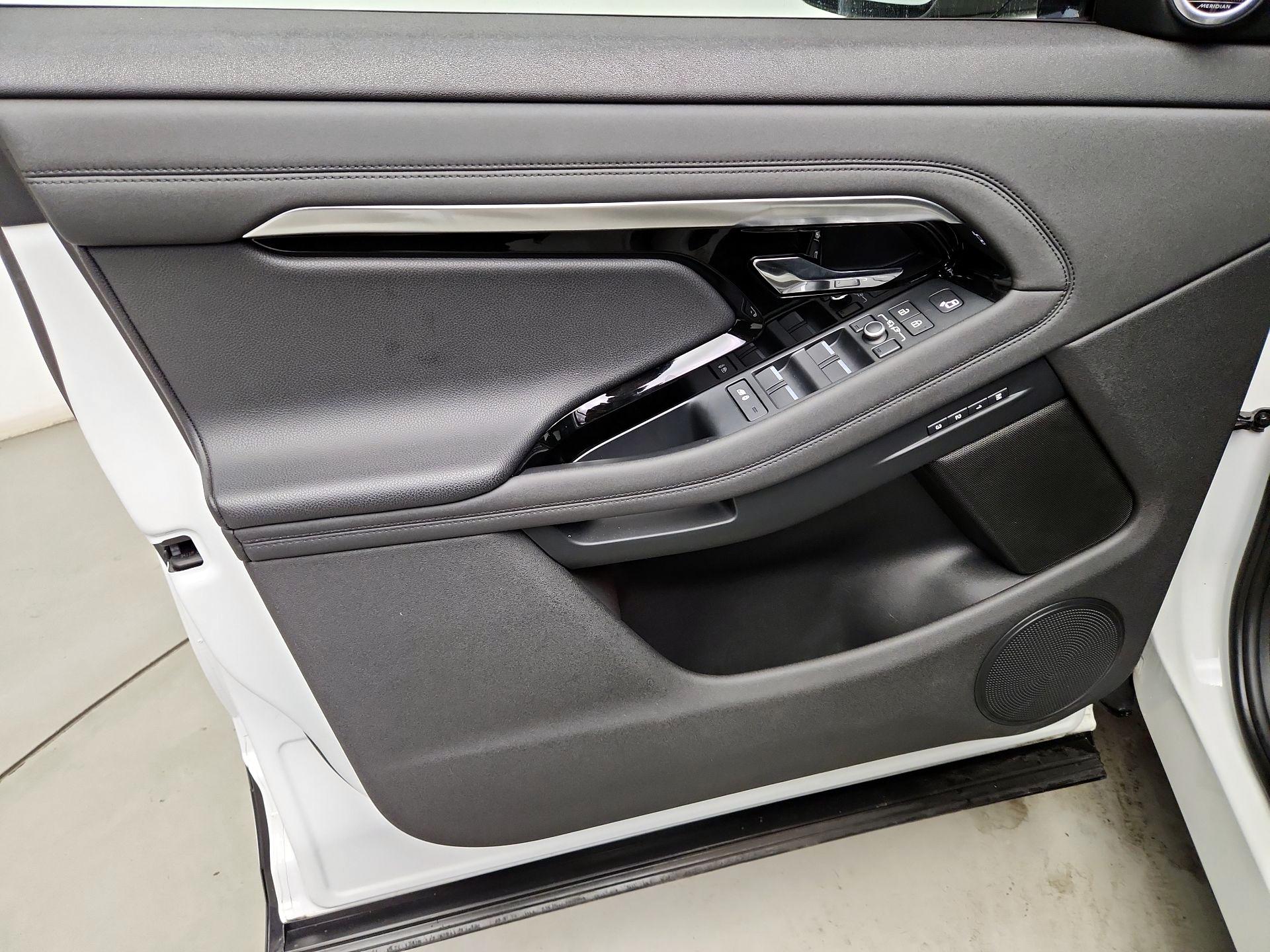 Thumbnail: 2022 Land Rover Range Rover Evoque - 12