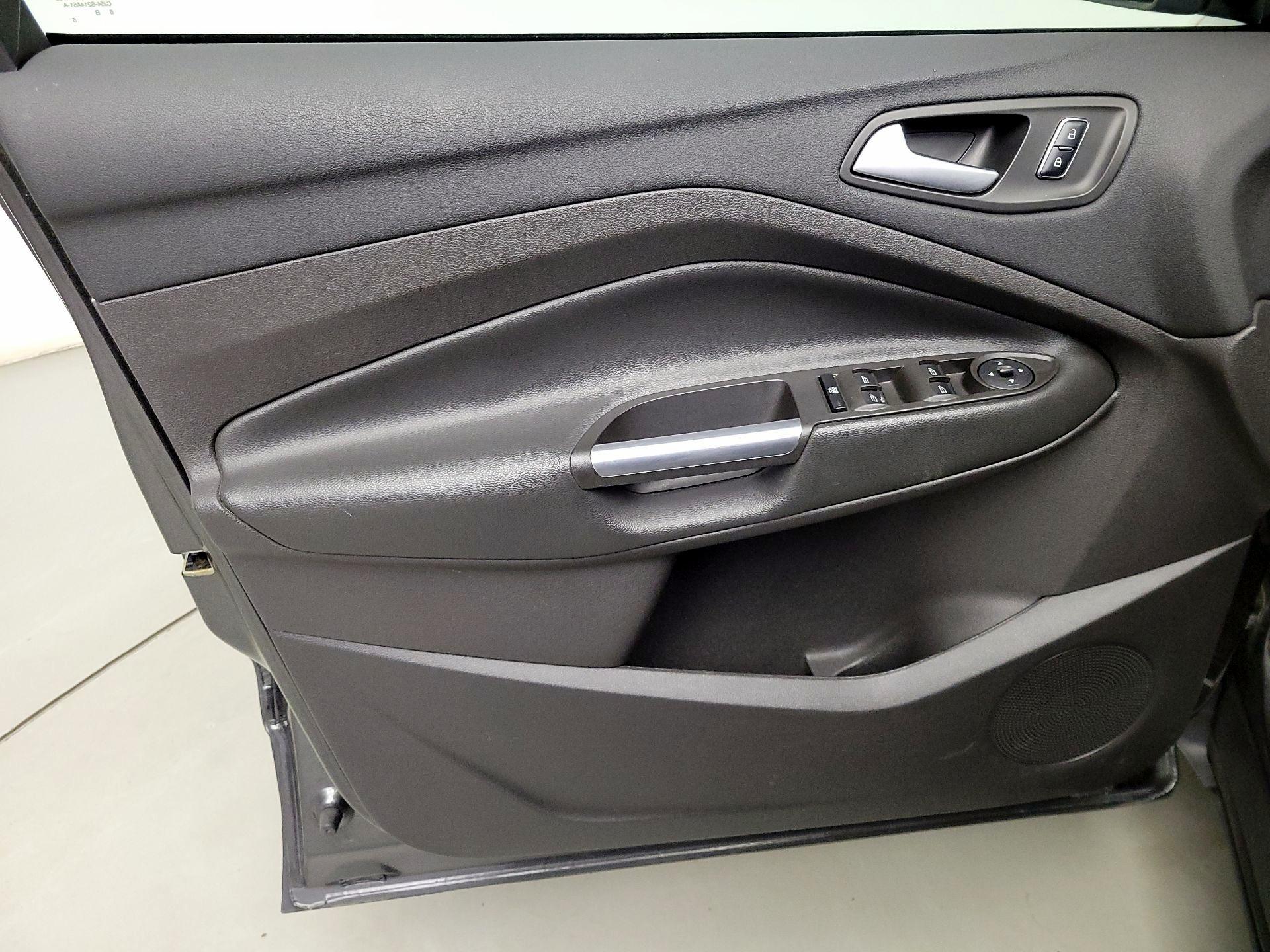 Thumbnail: 2016 Ford Escape - 12