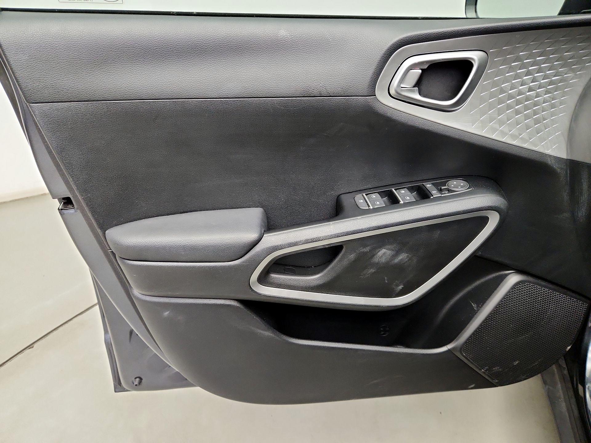 Thumbnail: 2020 Kia Soul - 12