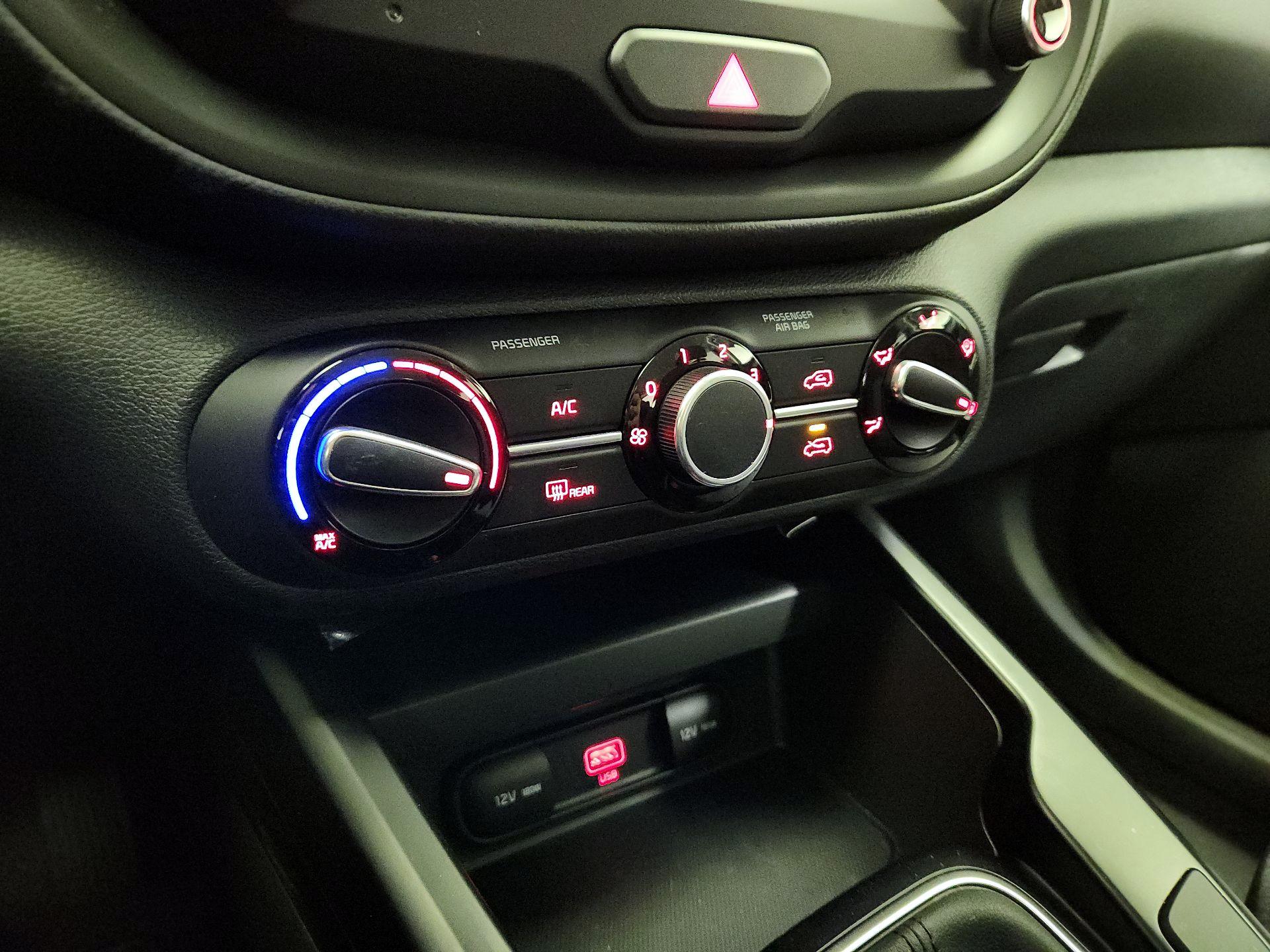 Thumbnail: 2020 Kia Soul - 16