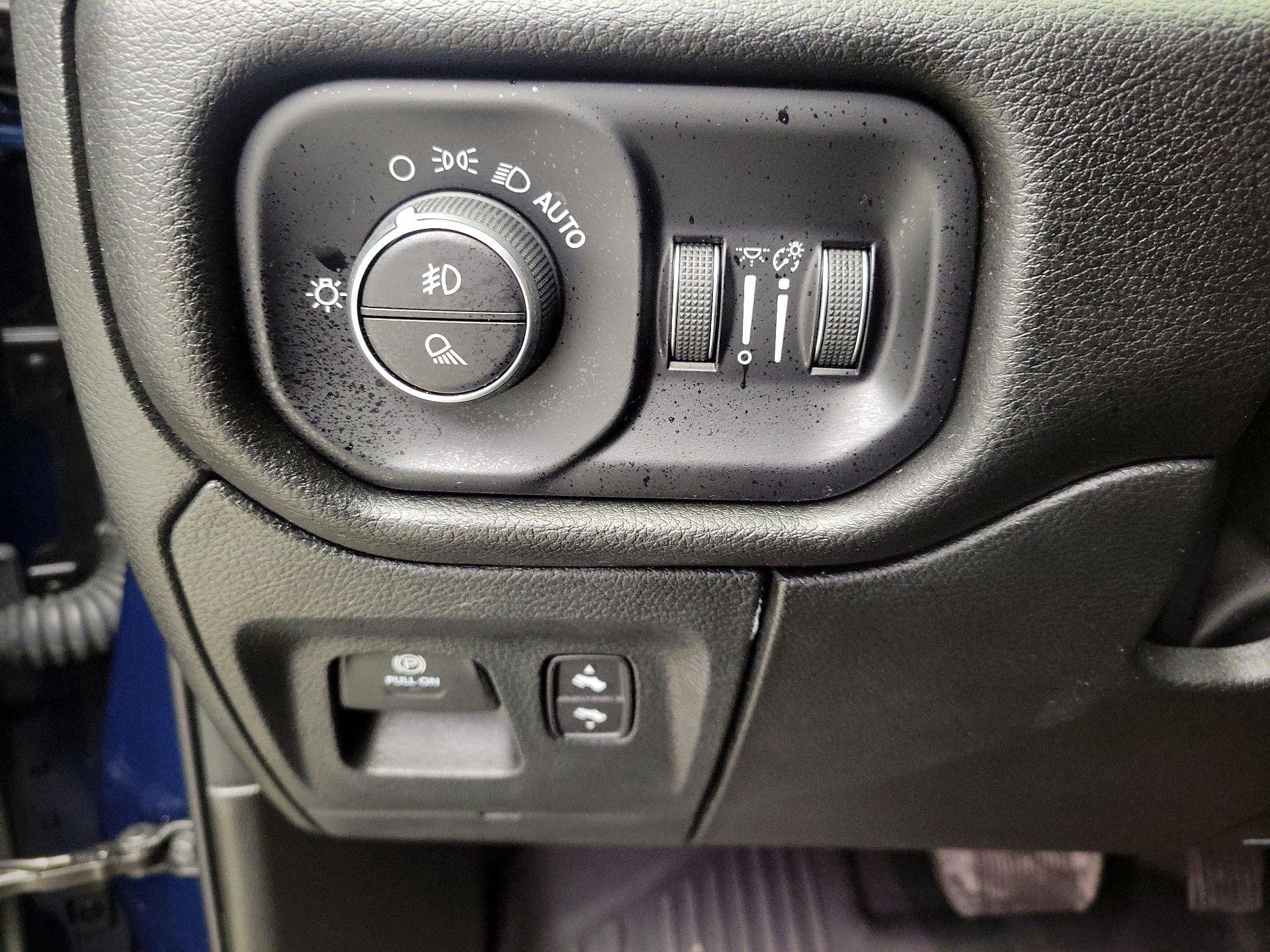 Thumbnail: 2024 RAM 1500 - 13