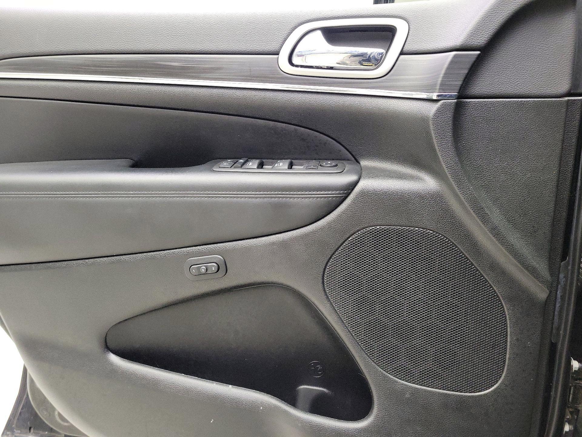 Thumbnail: 2022 Jeep Grand Cherokee - 12