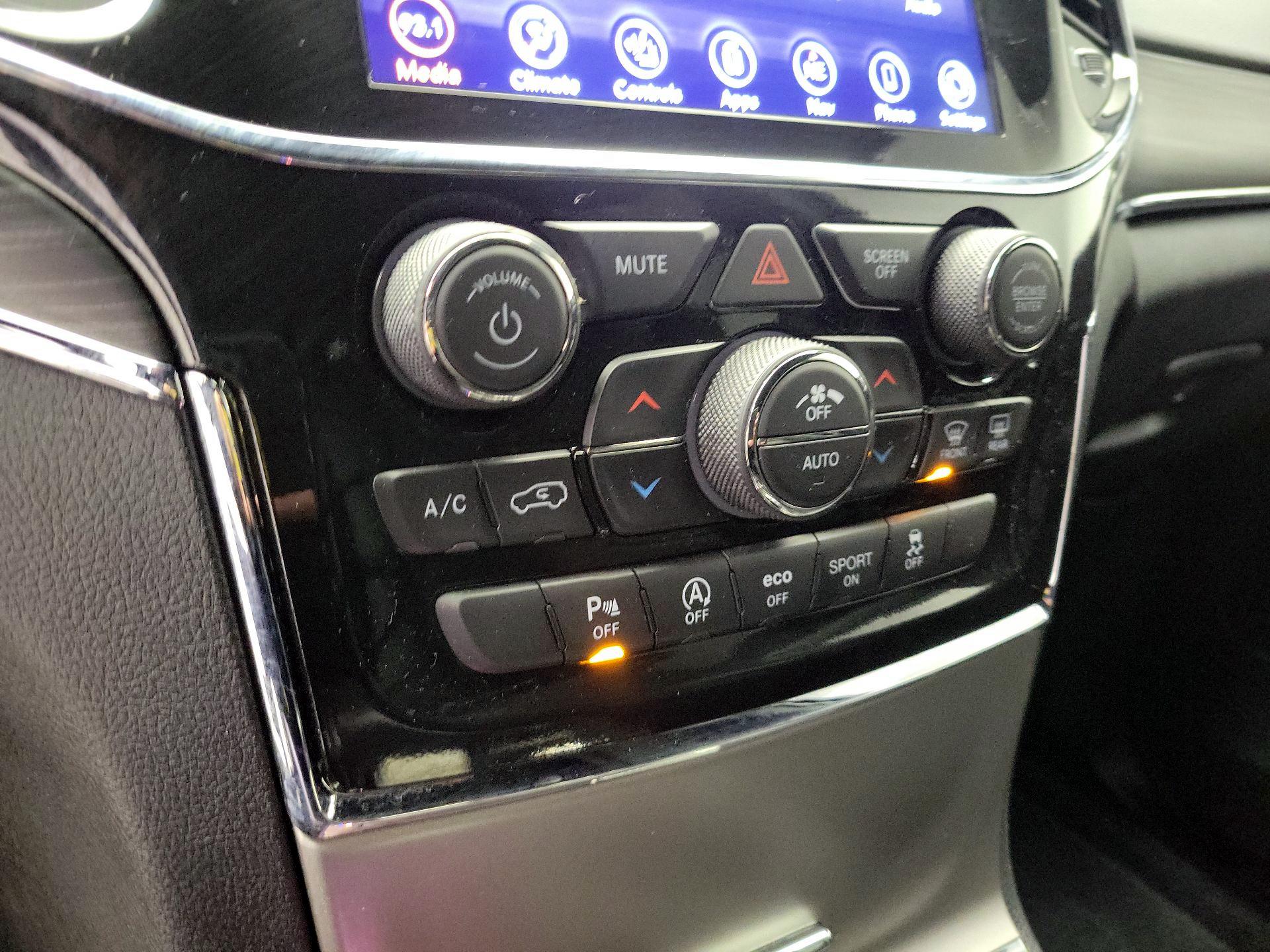 Thumbnail: 2022 Jeep Grand Cherokee - 15