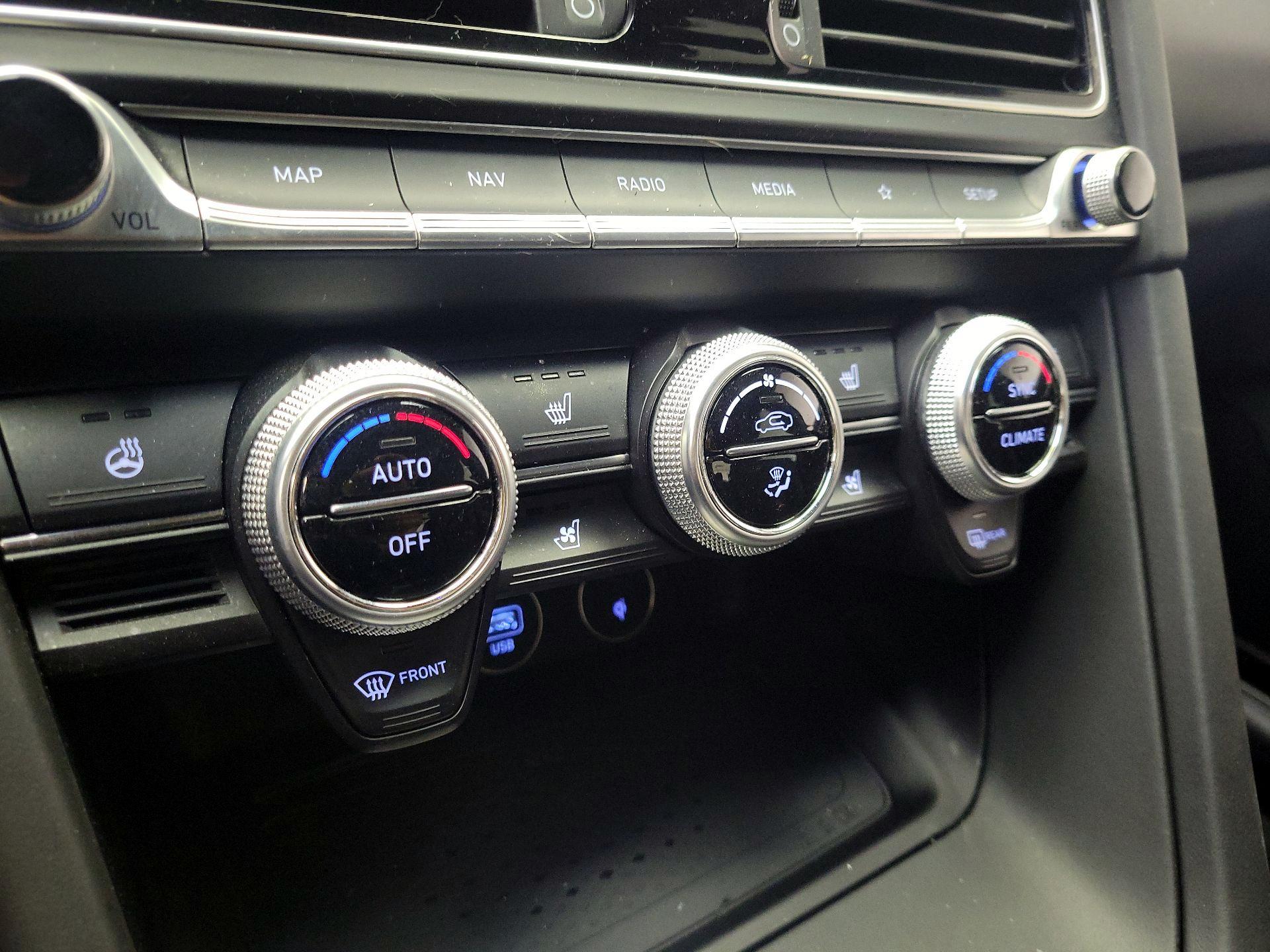 Thumbnail: 2023 Genesis G70 - 16