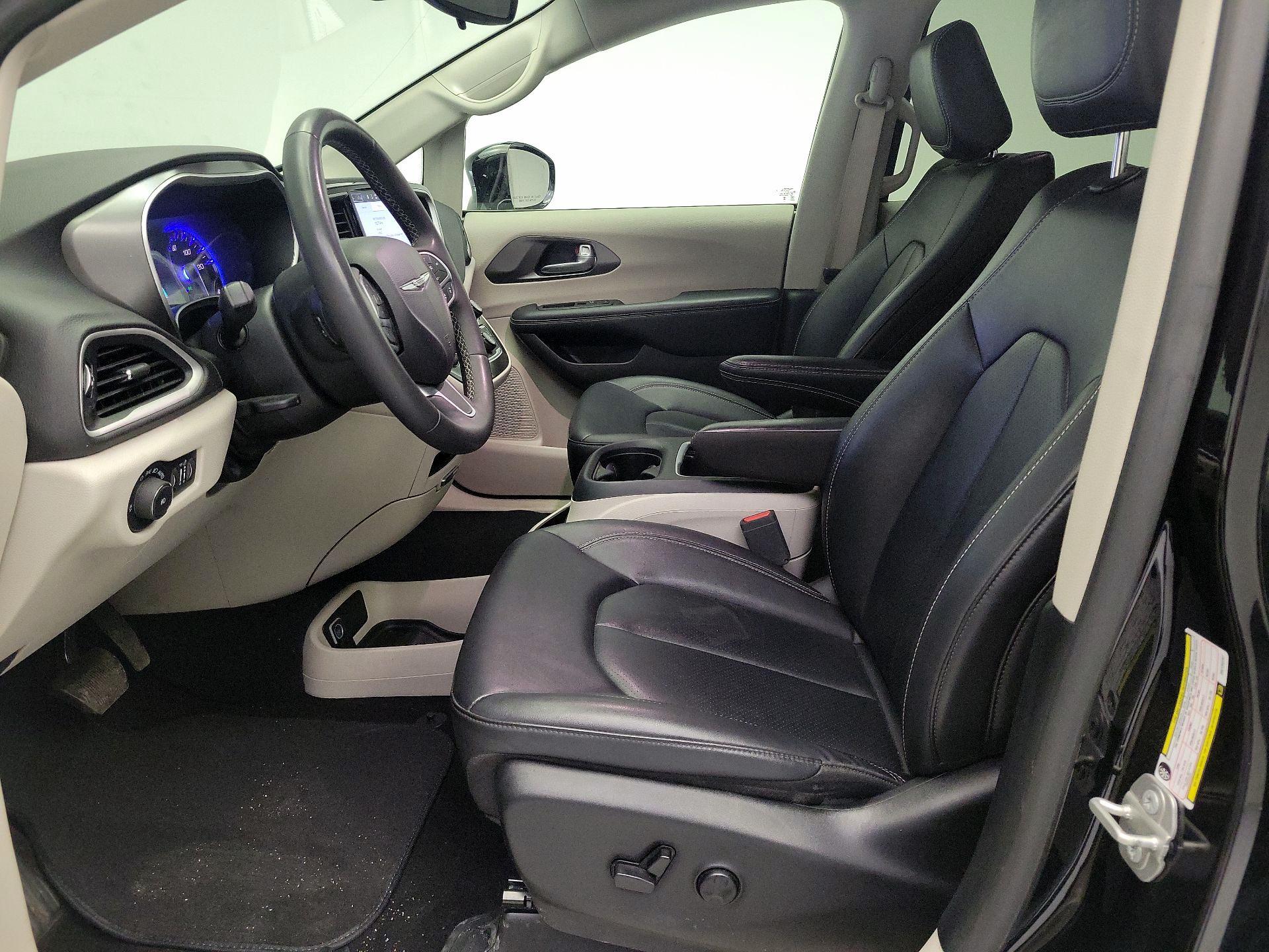 Thumbnail: 2024 Chrysler Pacifica - 11