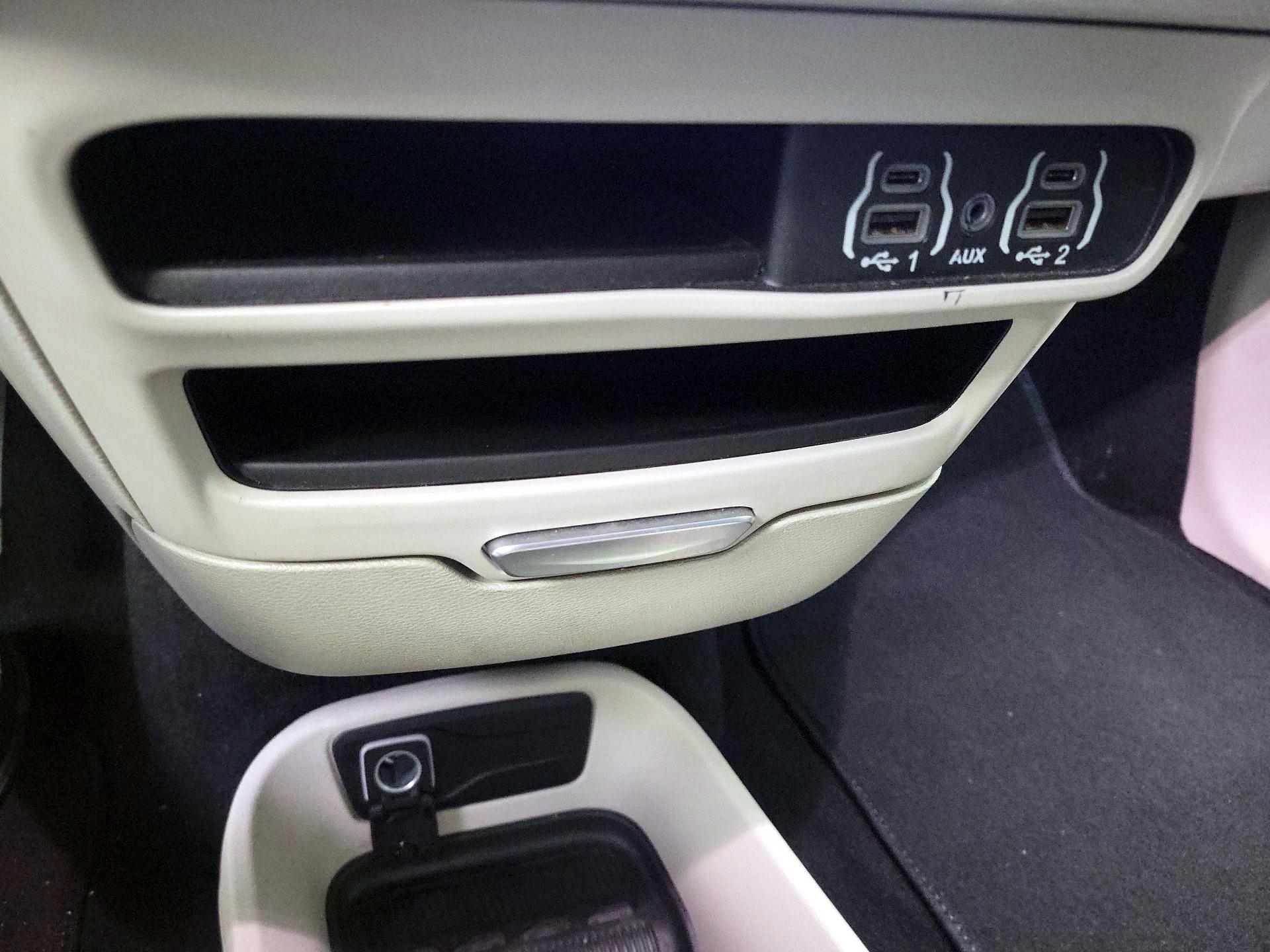 Thumbnail: 2024 Chrysler Pacifica - 17