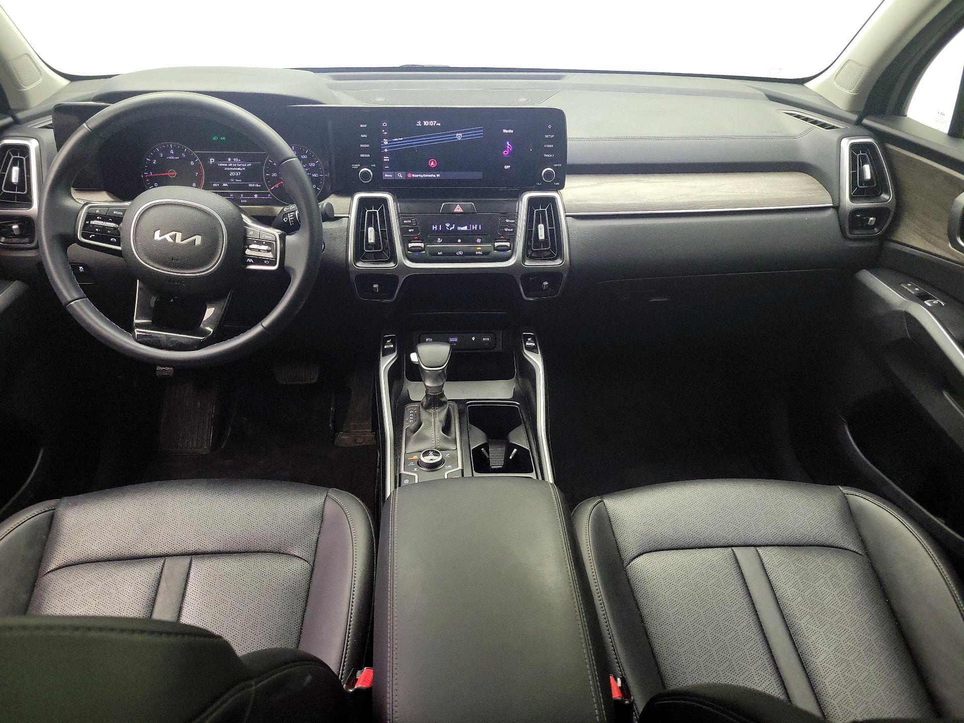 Thumbnail: 2023 Kia Sorento - 9