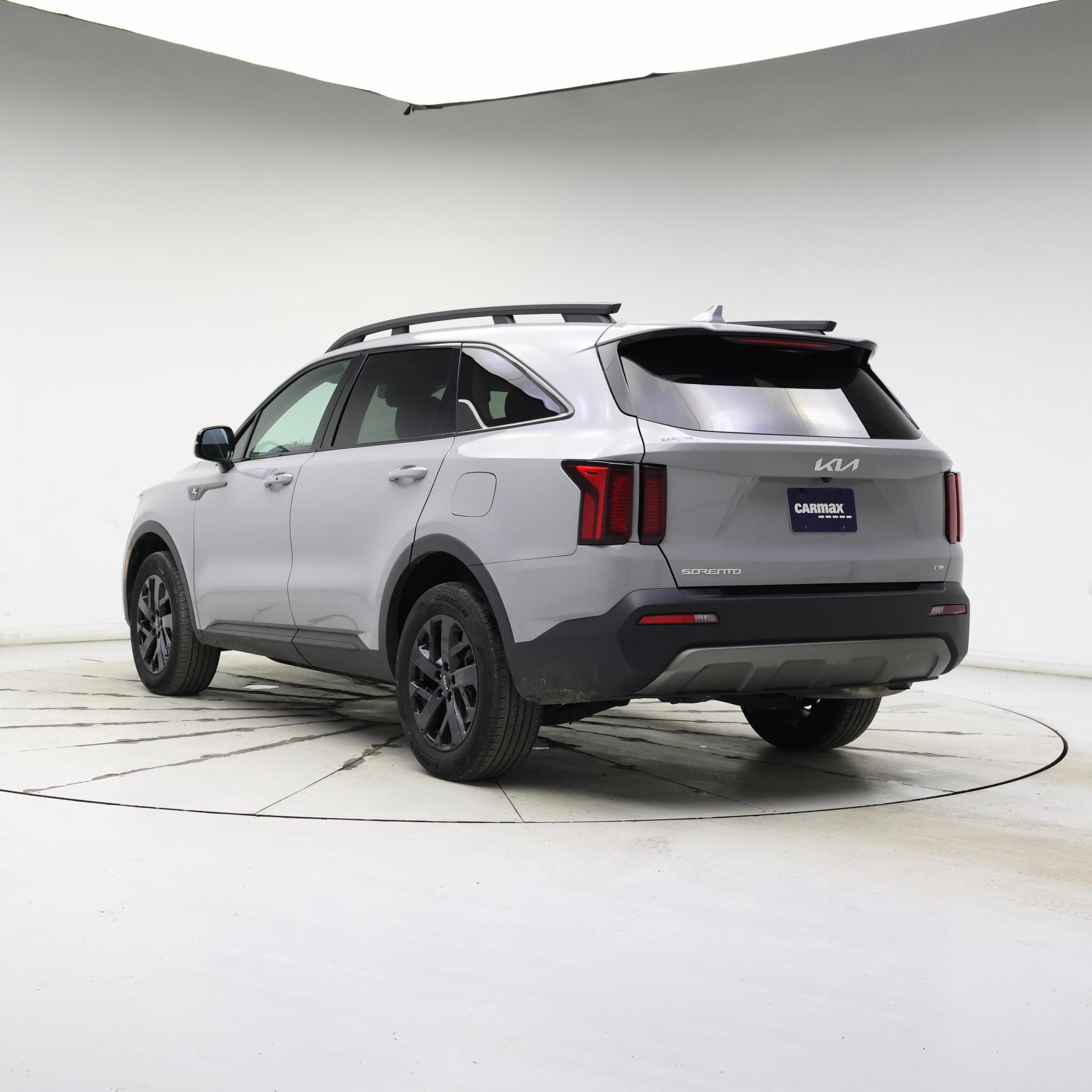 Thumbnail: 2023 Kia Sorento - 2