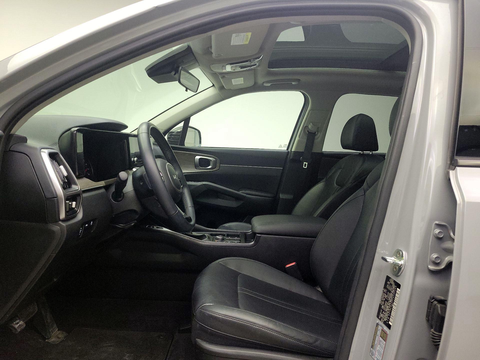 Thumbnail: 2023 Kia Sorento - 20