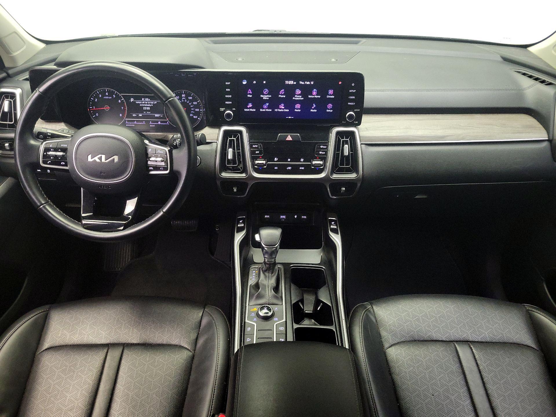 Thumbnail: 2023 Kia Sorento - 9