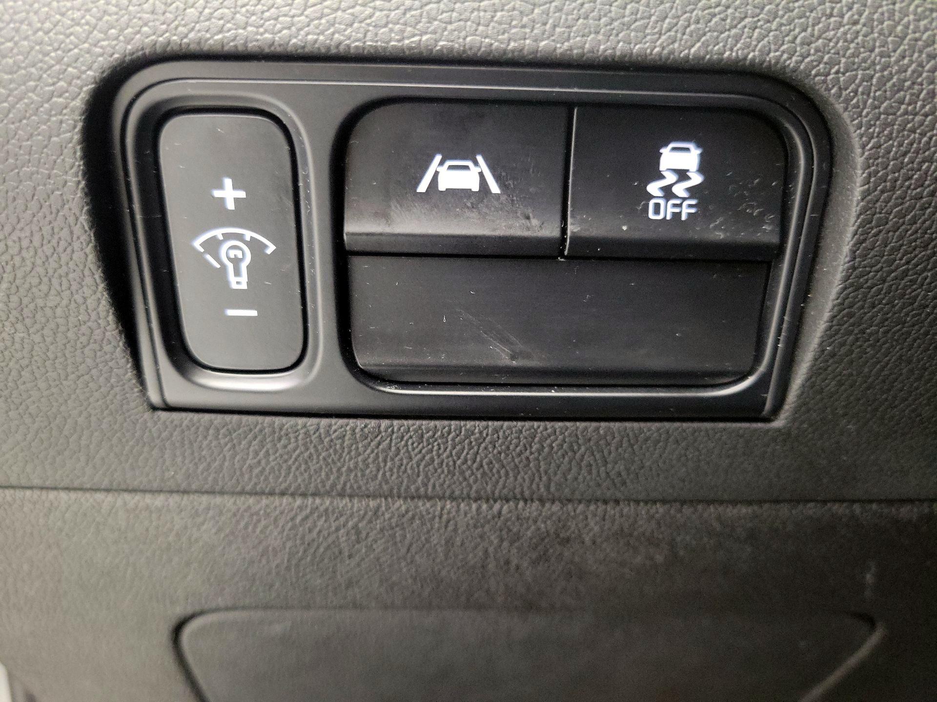 Thumbnail: 2023 Kia Sorento - 13