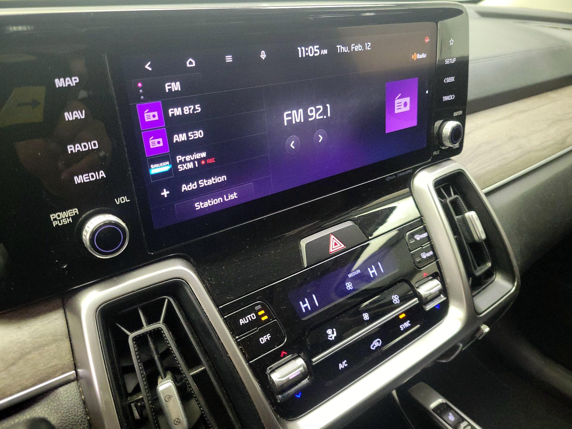 Thumbnail: 2023 Kia Sorento - 16