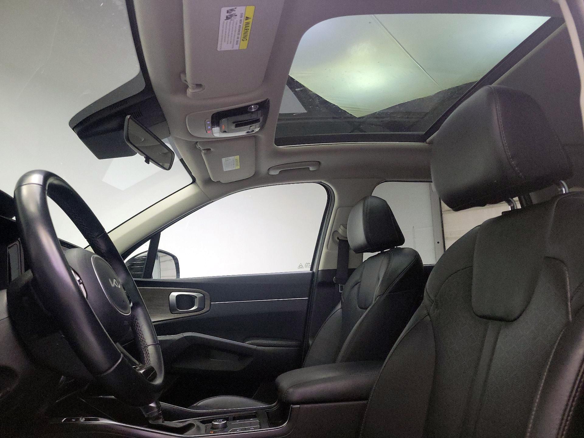 Thumbnail: 2023 Kia Sorento - 20