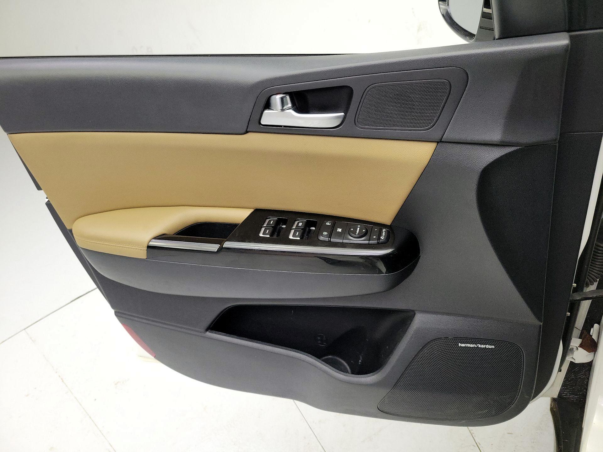 Thumbnail: 2022 Kia Sportage - 12