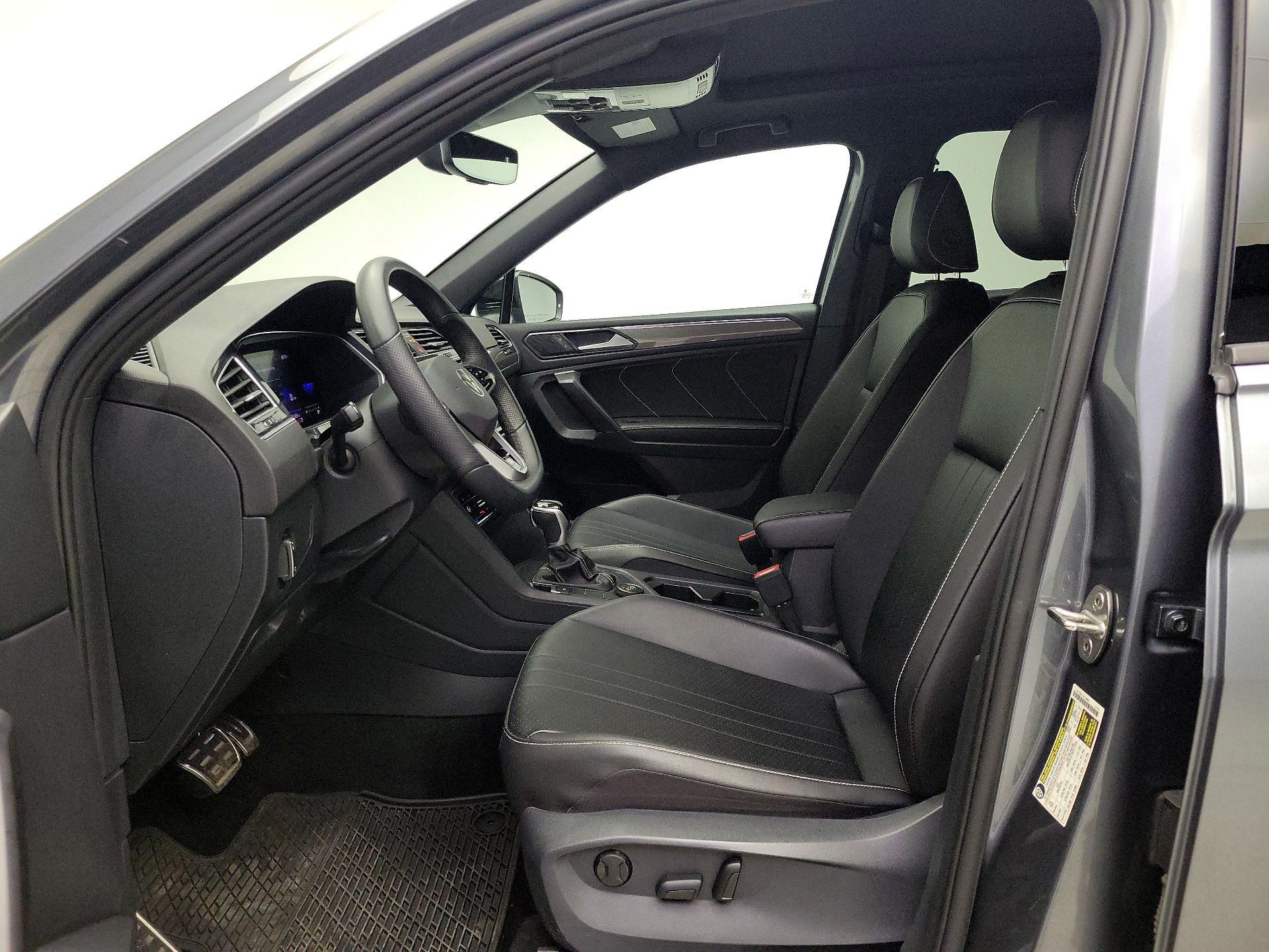 Thumbnail: 2022 Volkswagen Tiguan - 11