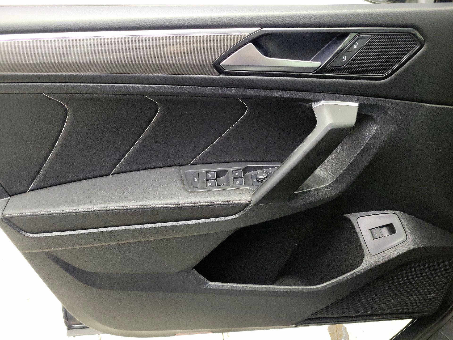 Thumbnail: 2022 Volkswagen Tiguan - 12