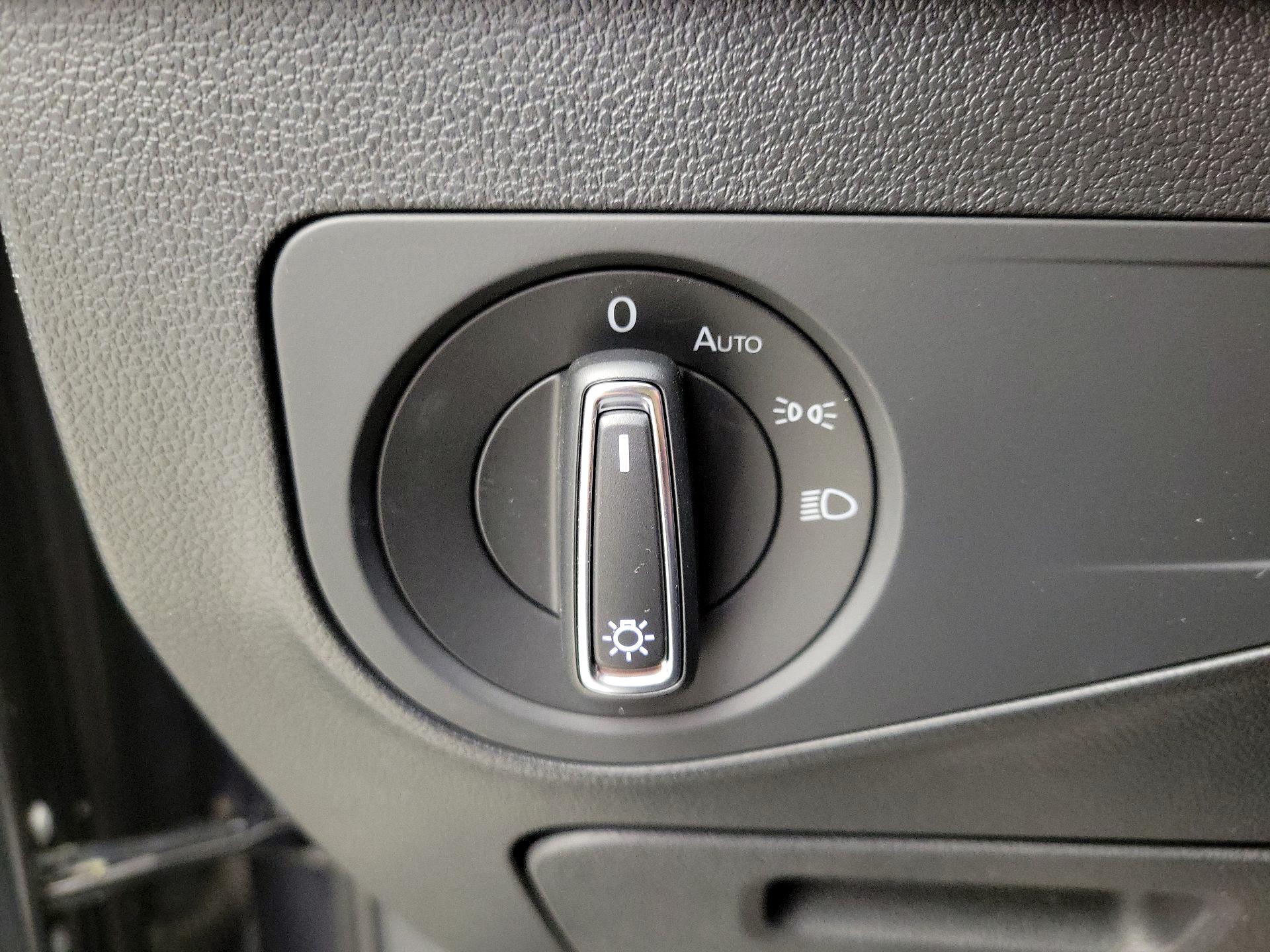 Thumbnail: 2022 Volkswagen Tiguan - 13