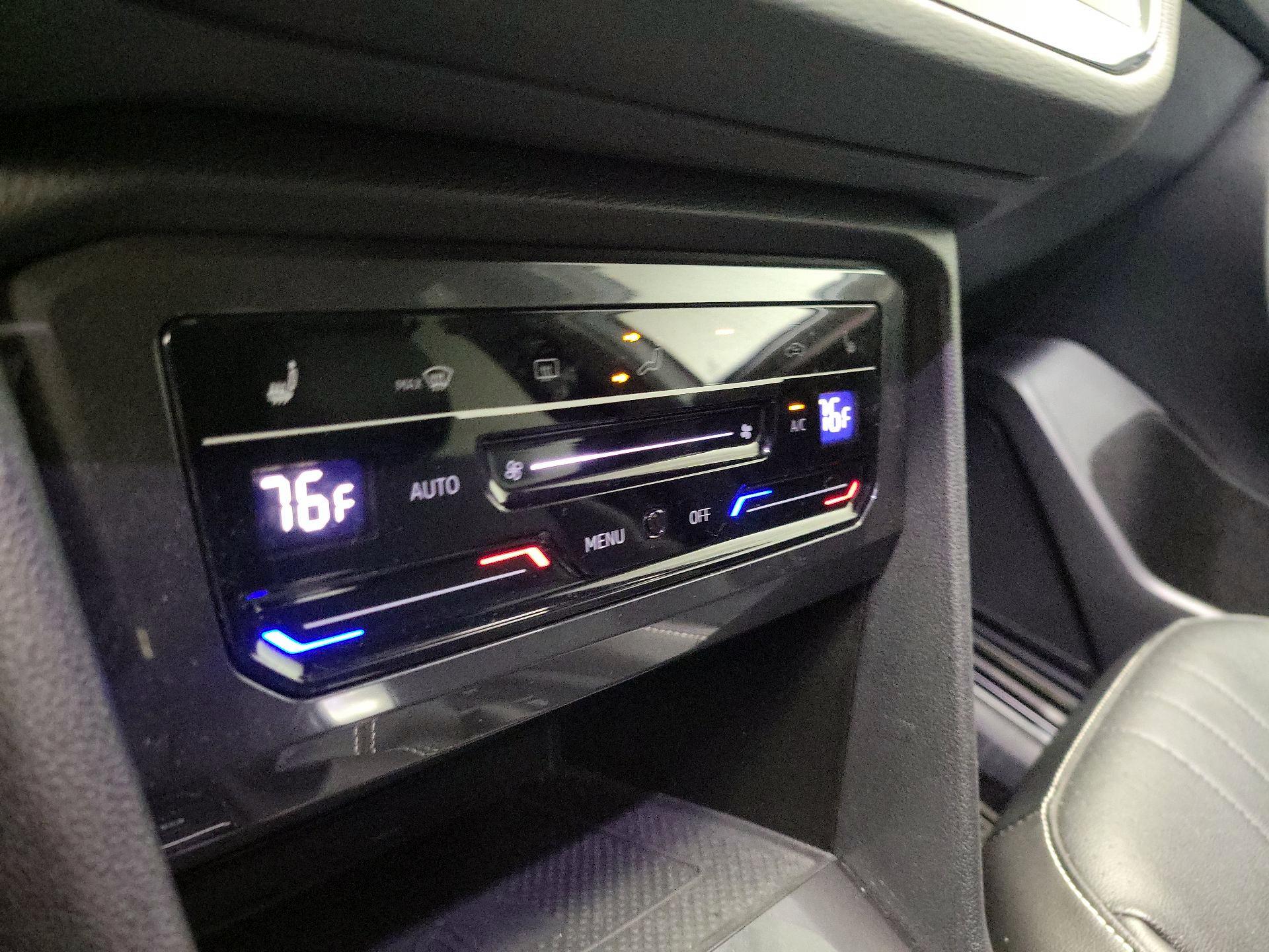 Thumbnail: 2022 Volkswagen Tiguan - 16