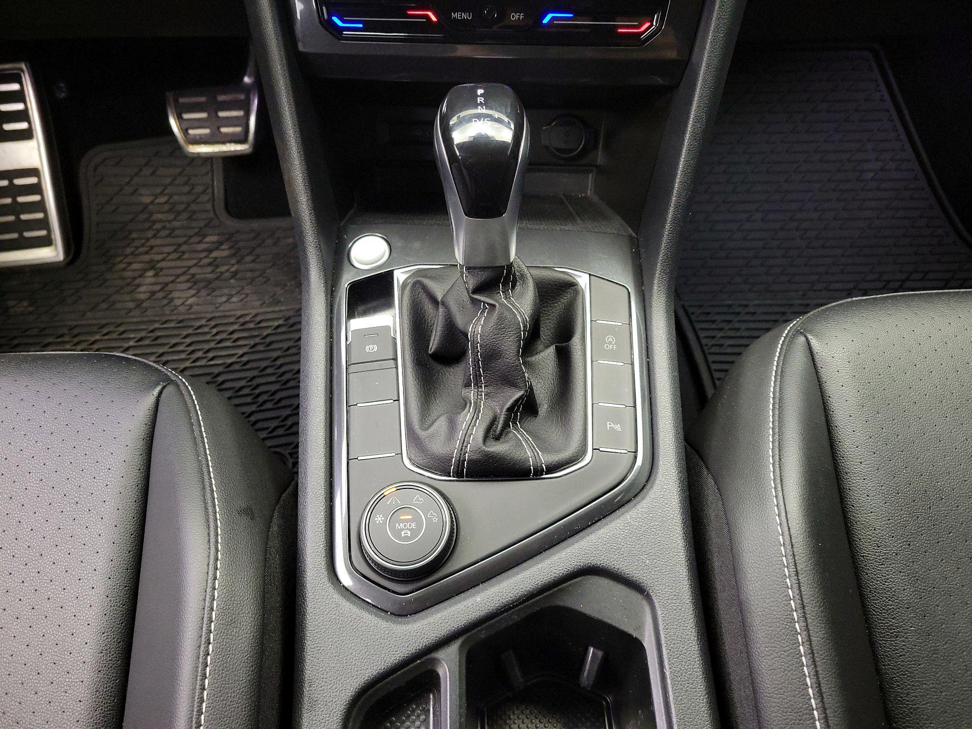 Thumbnail: 2022 Volkswagen Tiguan - 17