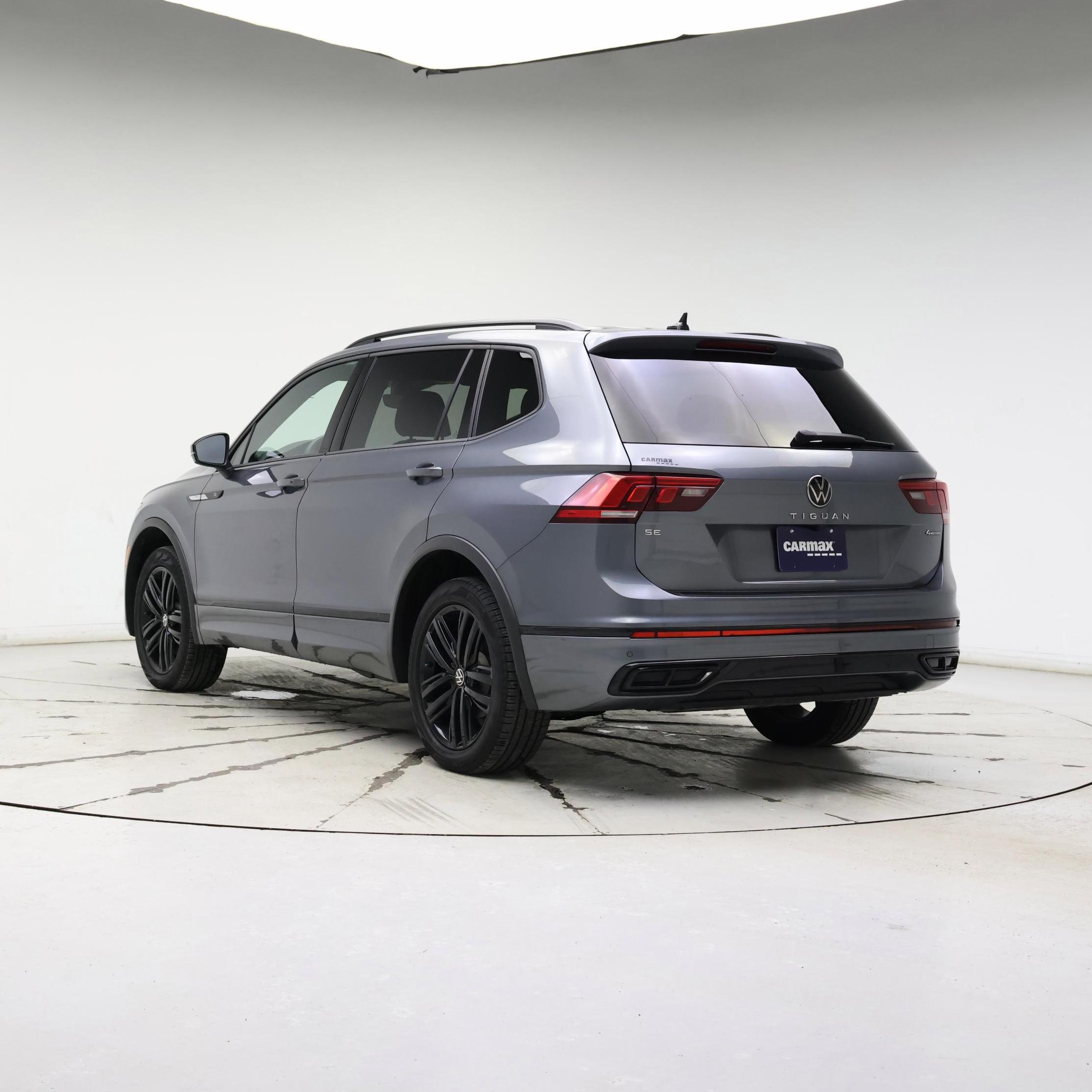 Thumbnail: 2022 Volkswagen Tiguan - 2