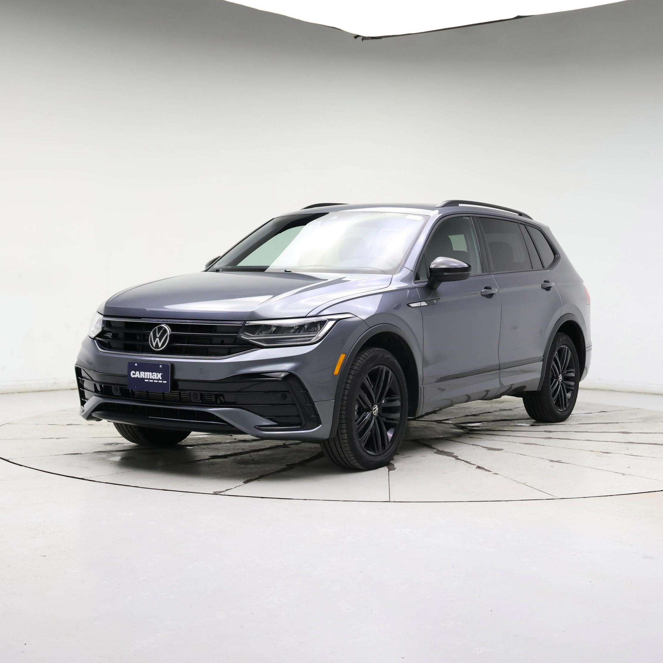 Thumbnail: 2022 Volkswagen Tiguan - 4