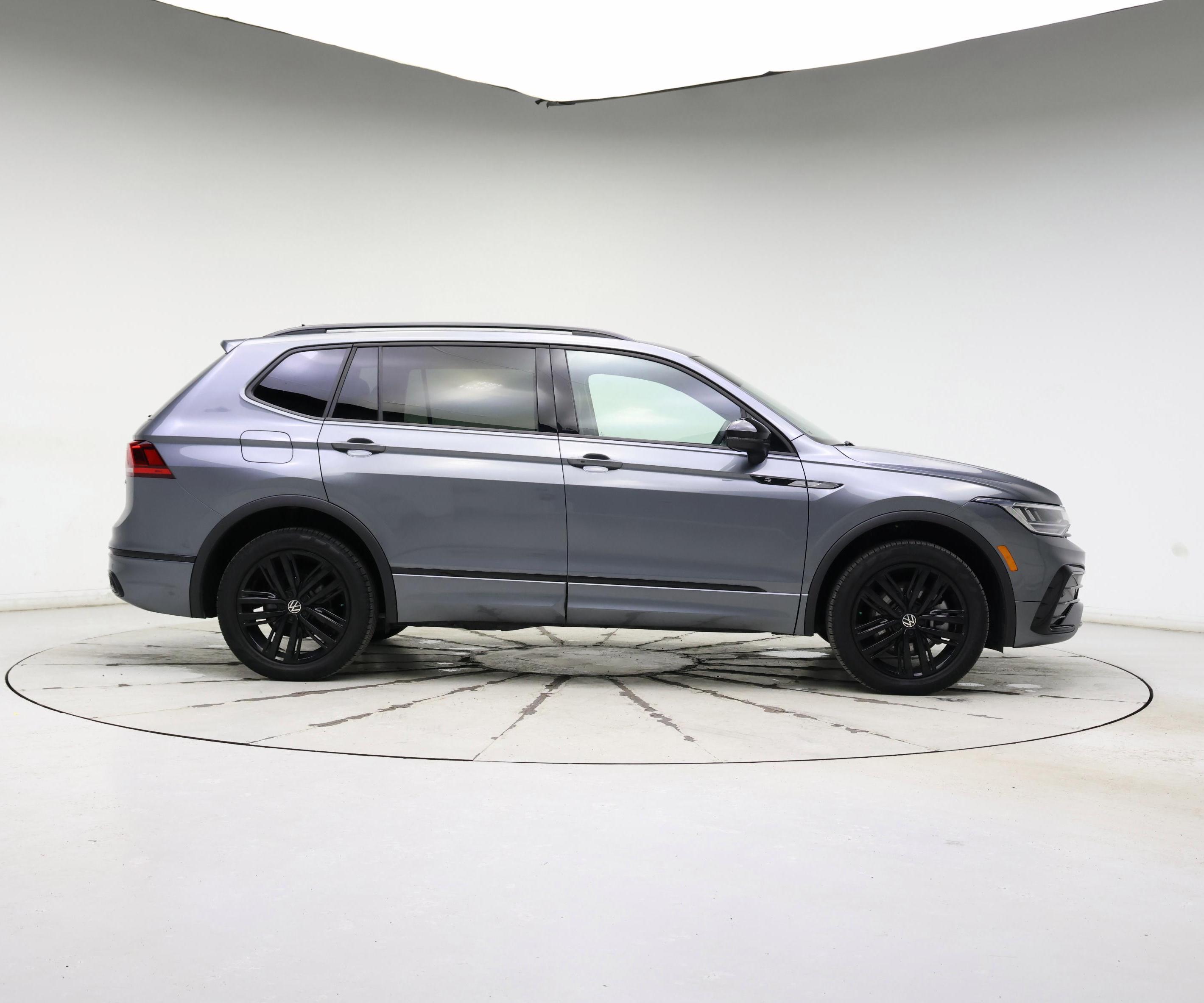 Thumbnail: 2022 Volkswagen Tiguan - 7