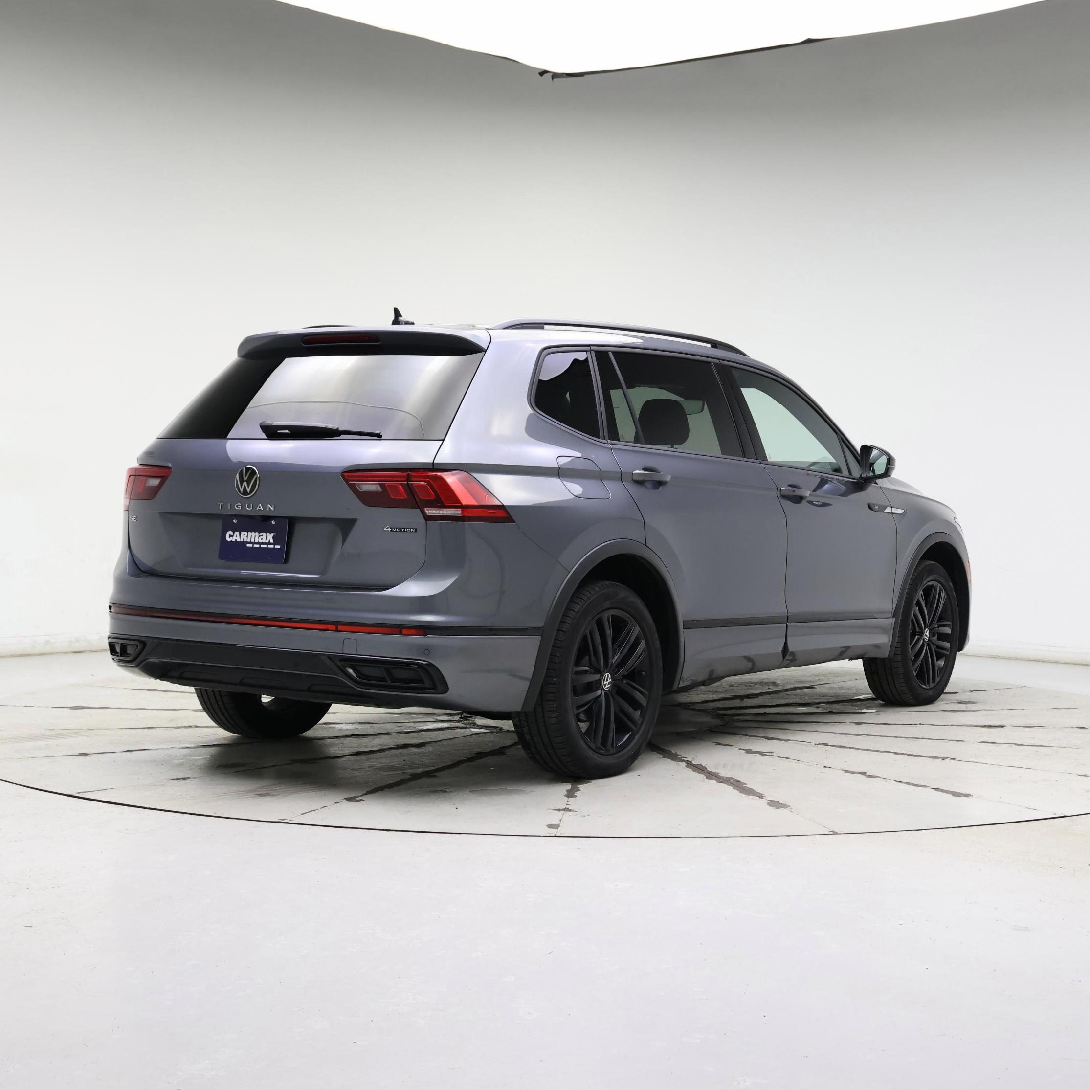 Thumbnail: 2022 Volkswagen Tiguan - 8