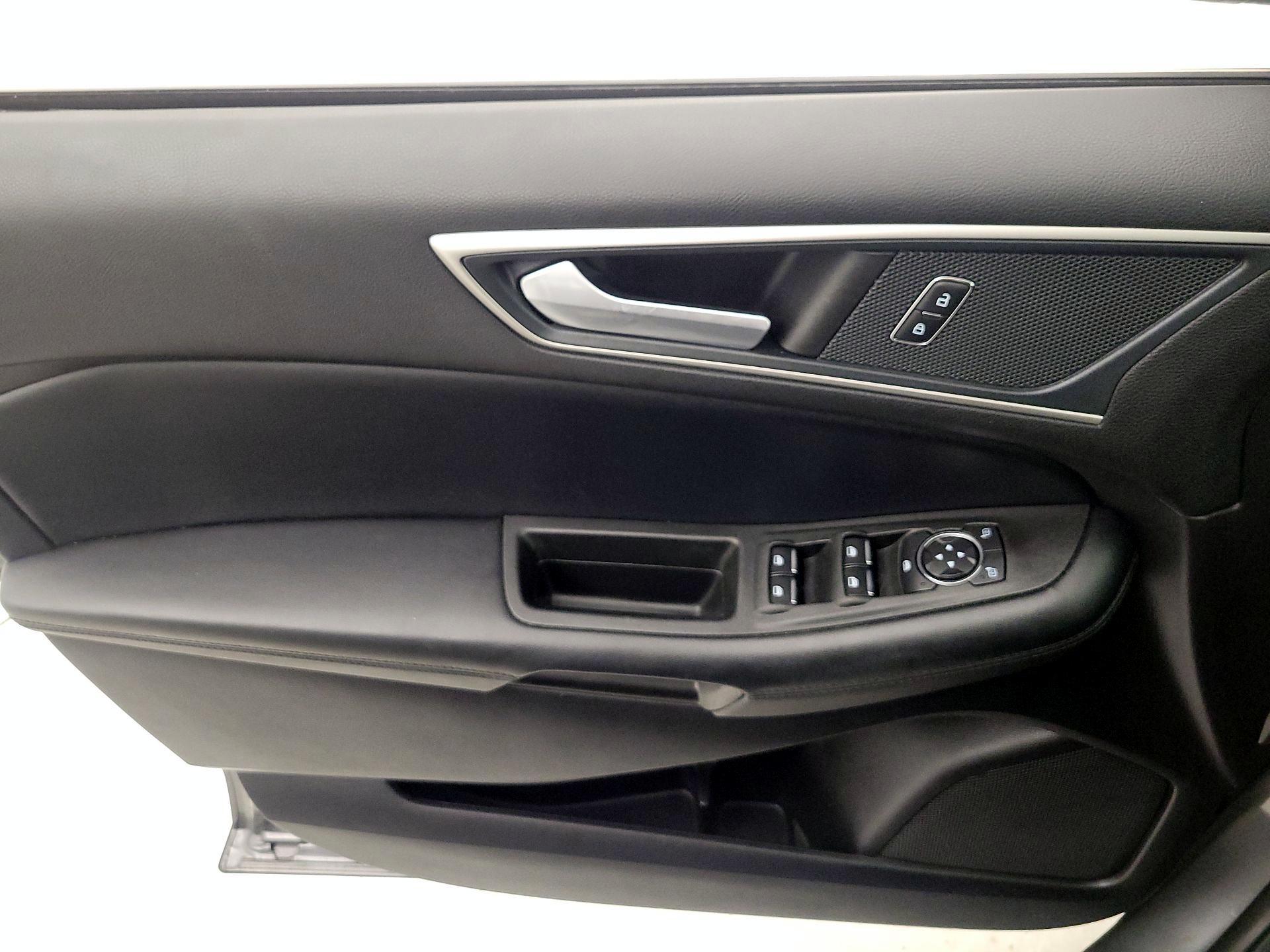 Thumbnail: 2021 Ford Edge - 12