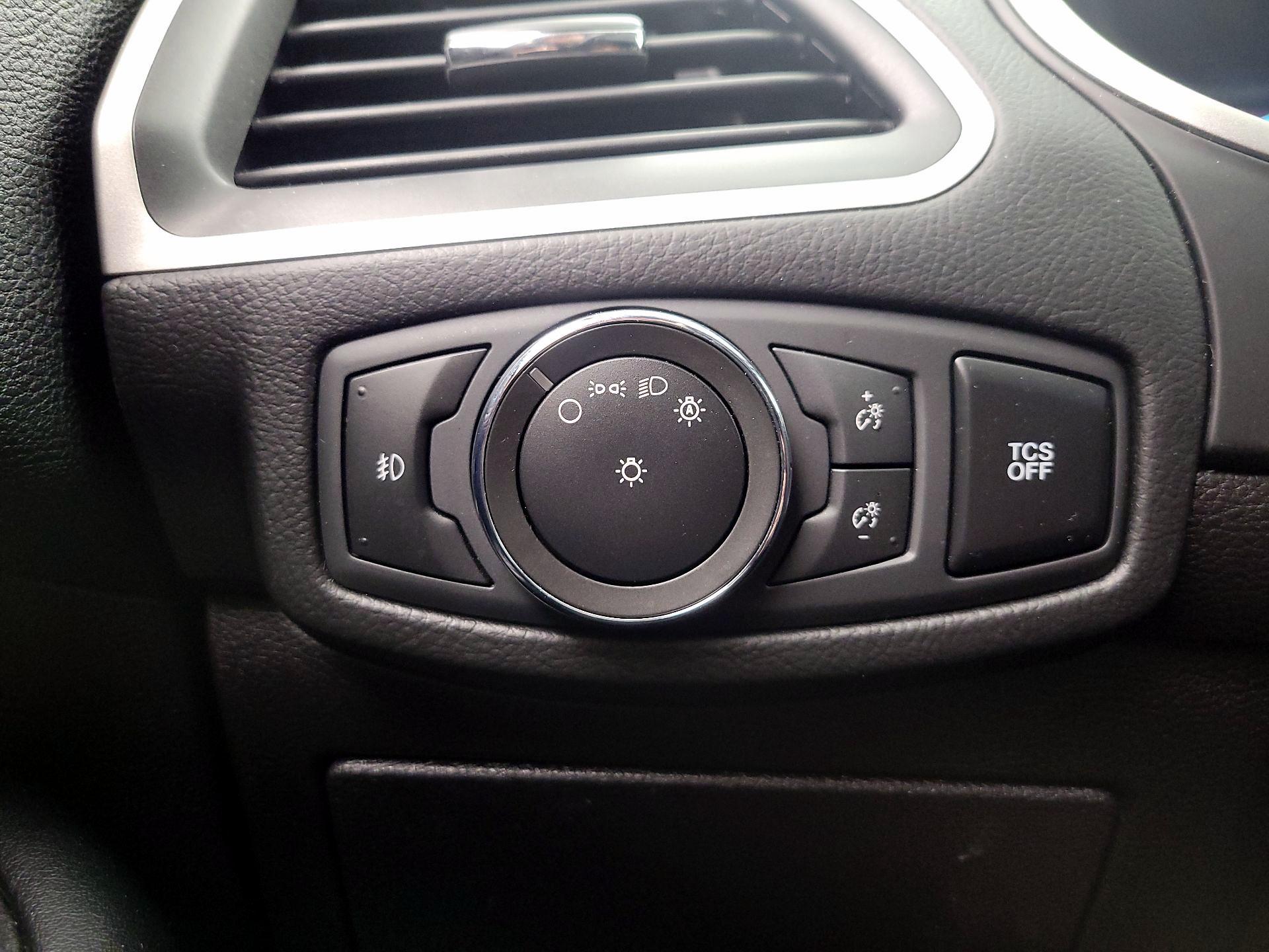 Thumbnail: 2021 Ford Edge - 13