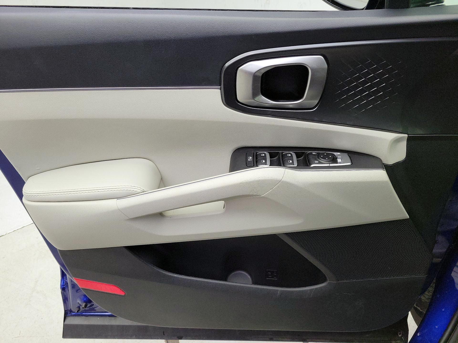 Thumbnail: 2023 Kia Sorento - 12