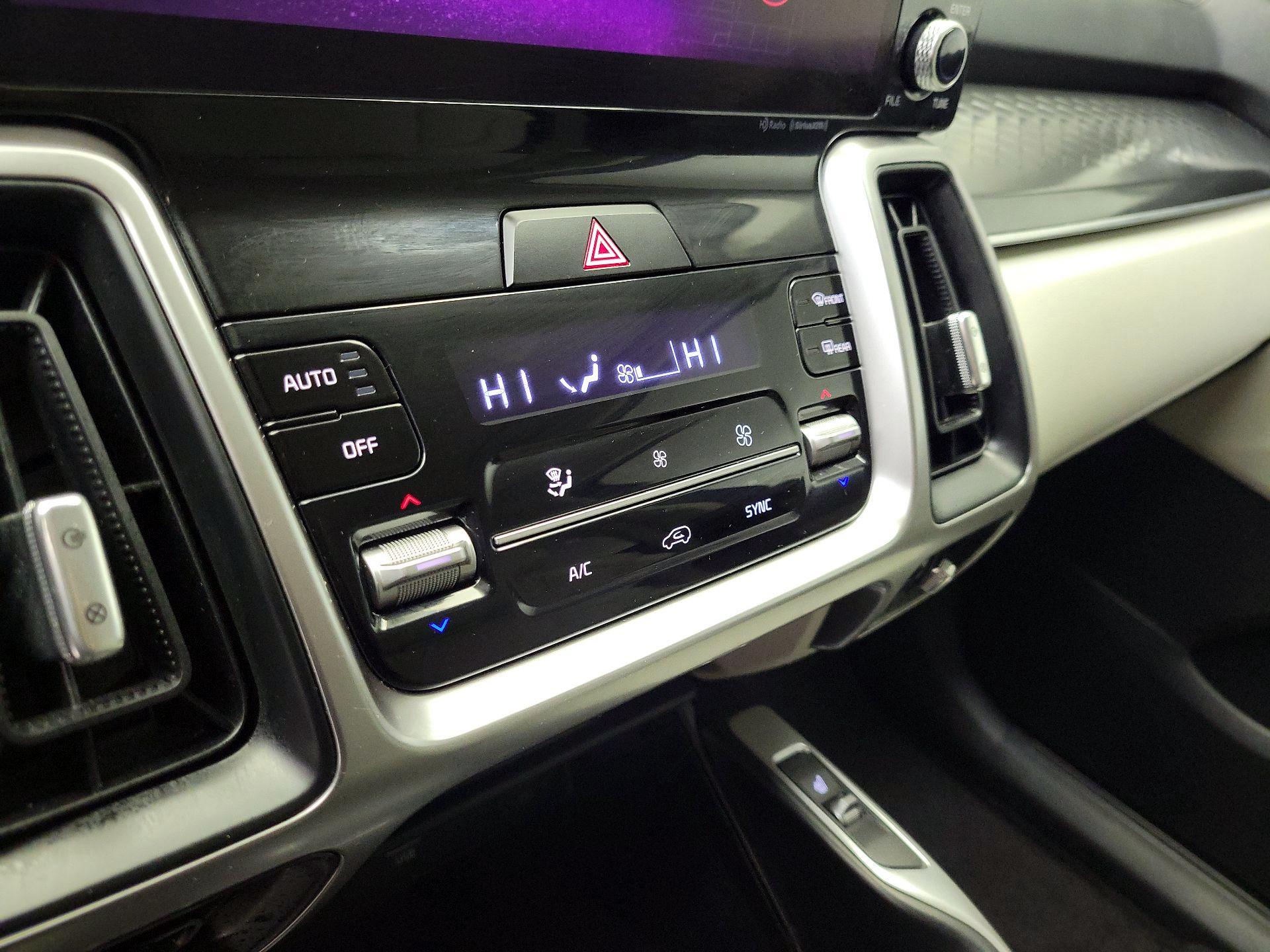 Thumbnail: 2023 Kia Sorento - 16