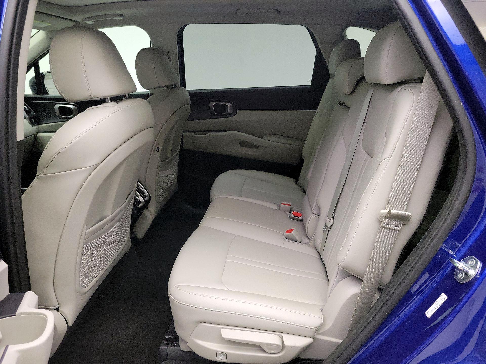 Thumbnail: 2023 Kia Sorento - 20