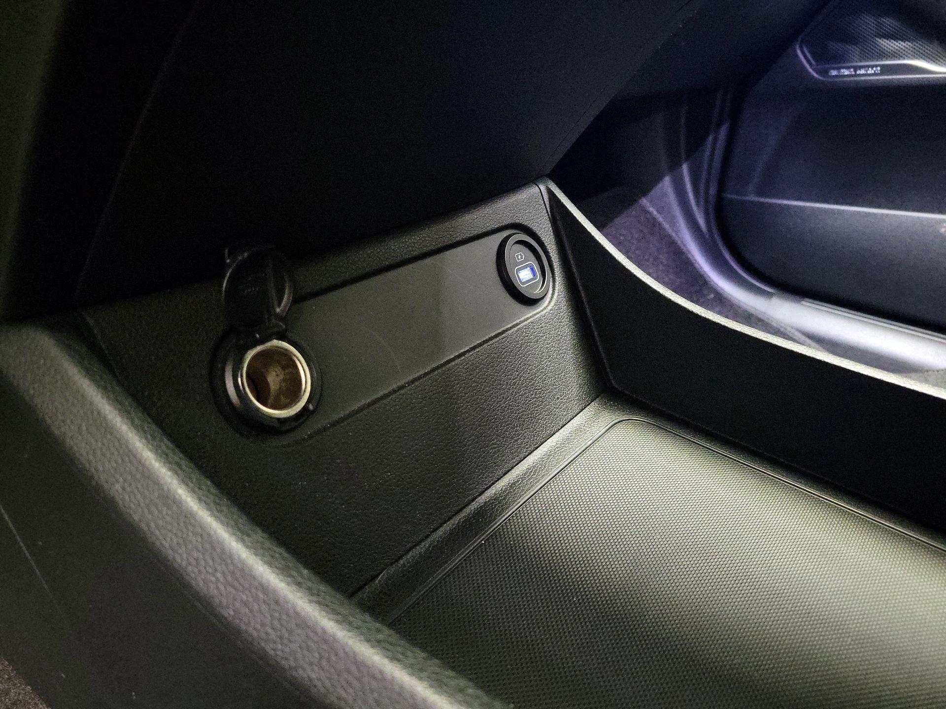 Thumbnail: 2023 Hyundai Santa Fe - 19