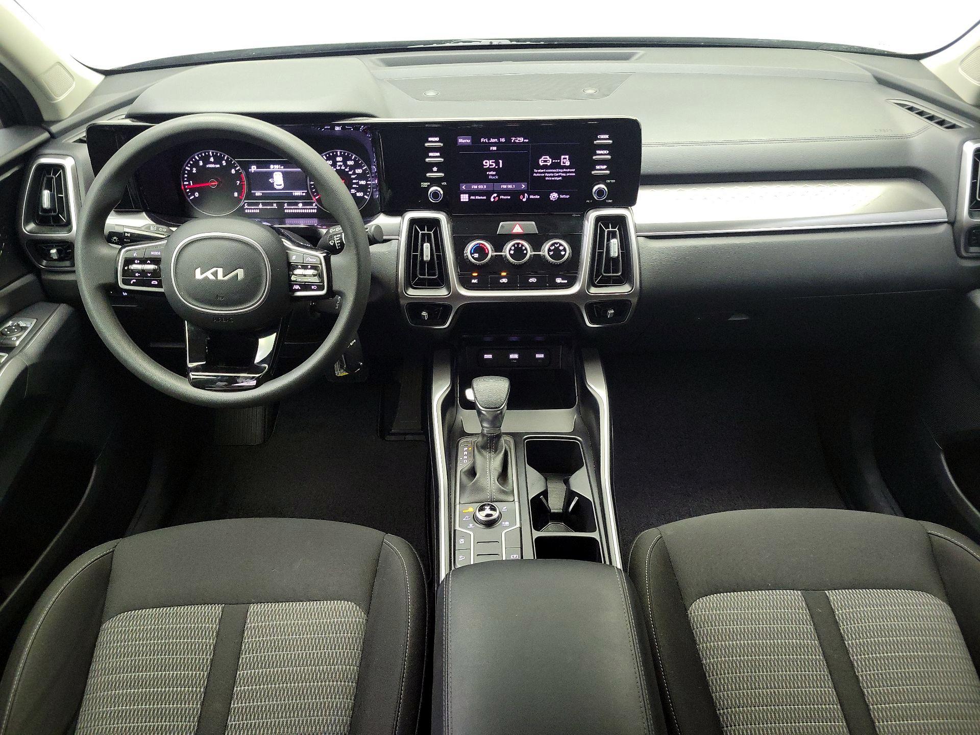 Thumbnail: 2023 Kia Sorento - 9