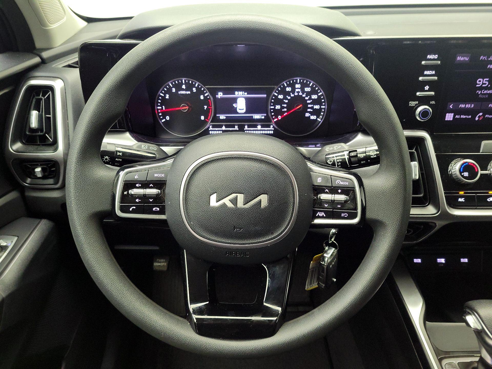 Thumbnail: 2023 Kia Sorento - 10