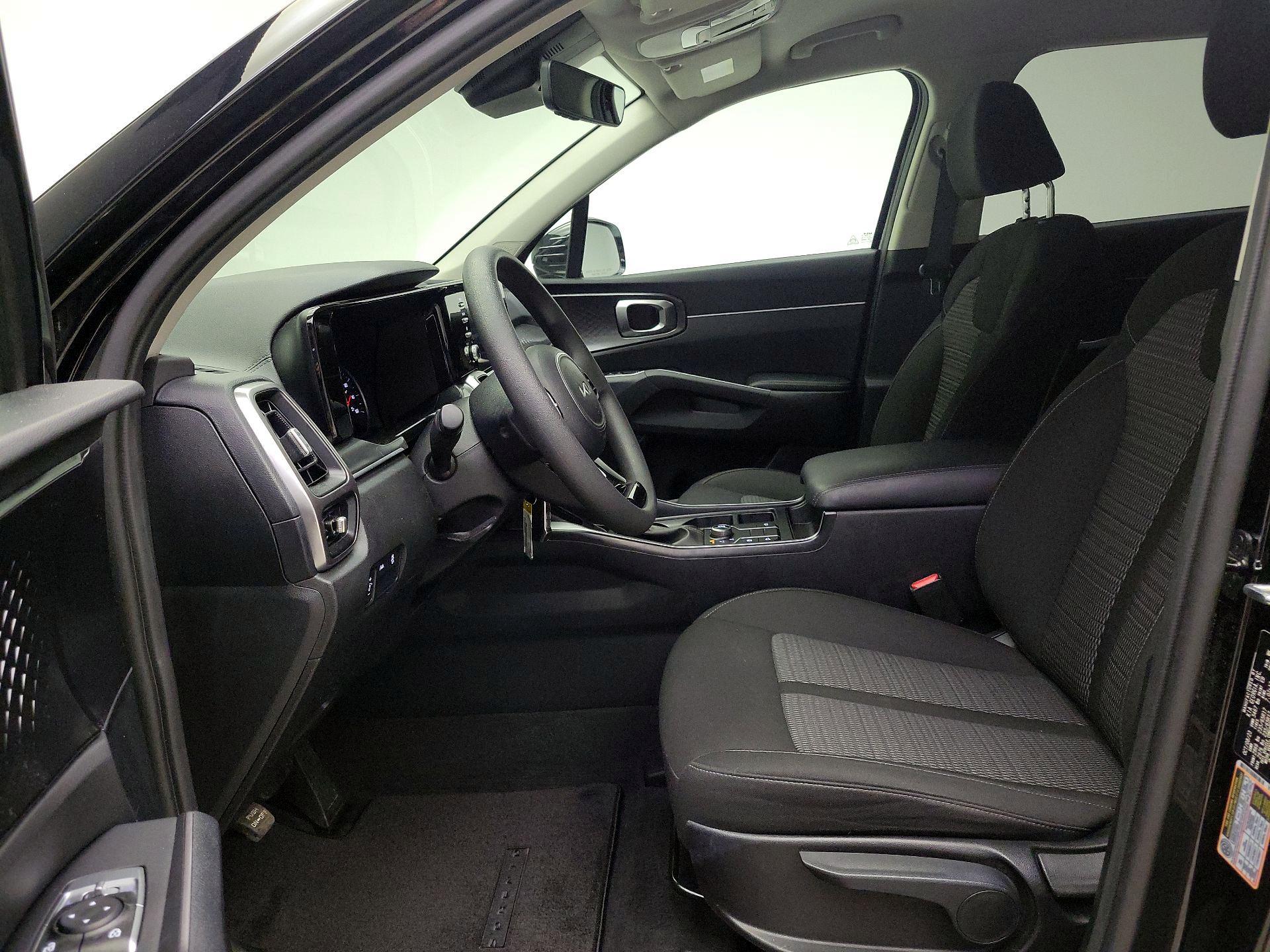 Thumbnail: 2023 Kia Sorento - 11