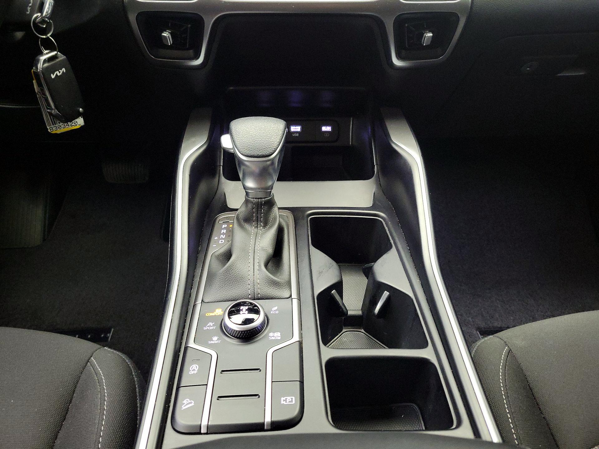 Thumbnail: 2023 Kia Sorento - 17