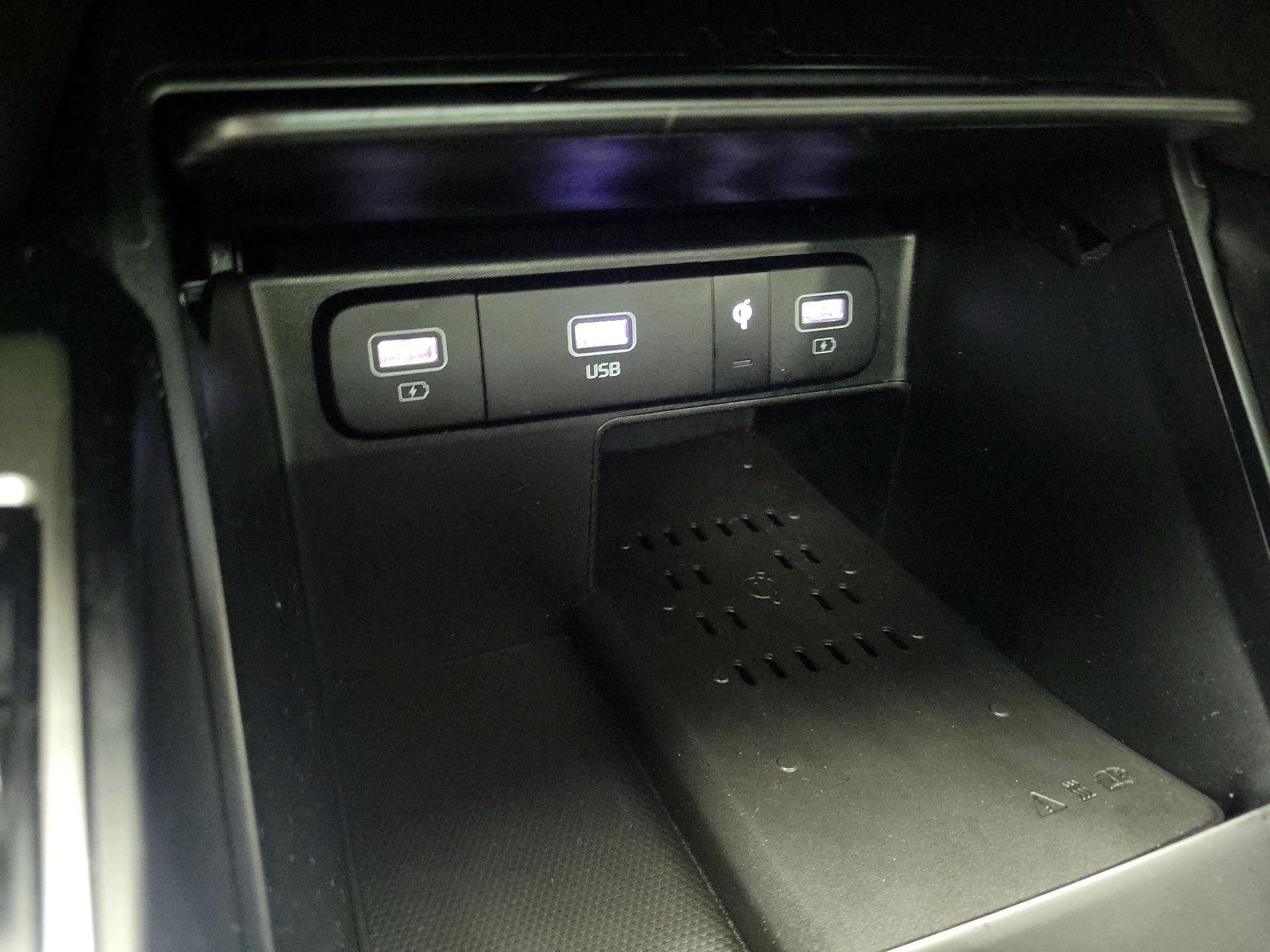 Thumbnail: 2022 Kia Sorento - 19