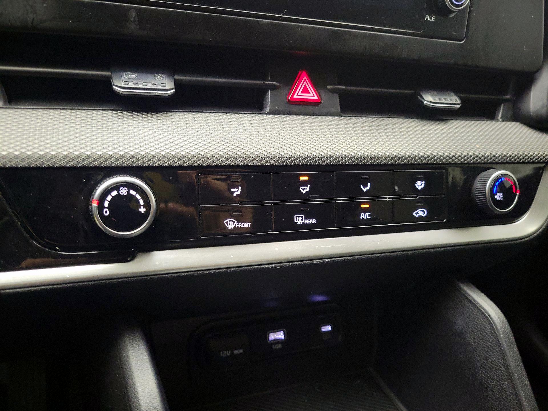 Thumbnail: 2023 Kia Sportage - 16