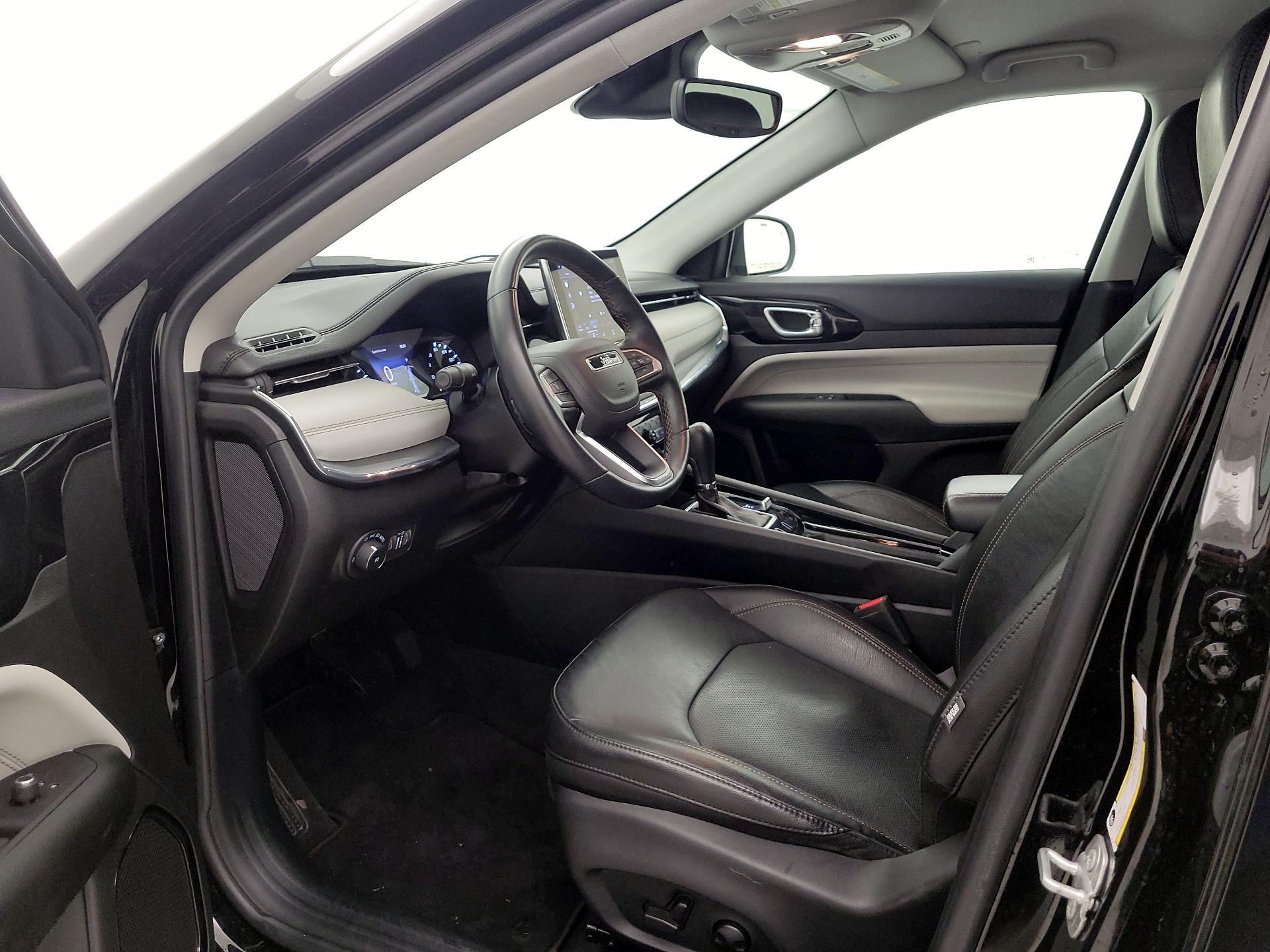 Thumbnail: 2022 Jeep Compass - 11