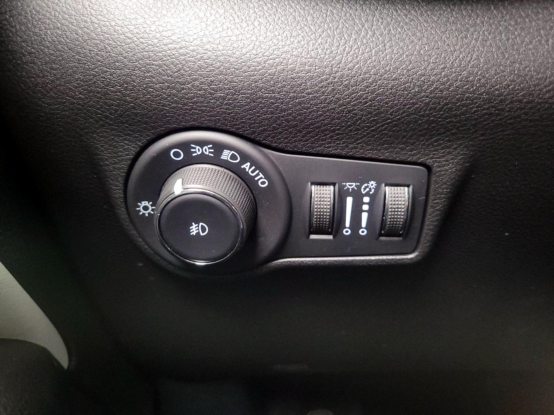 Thumbnail: 2022 Jeep Compass - 13