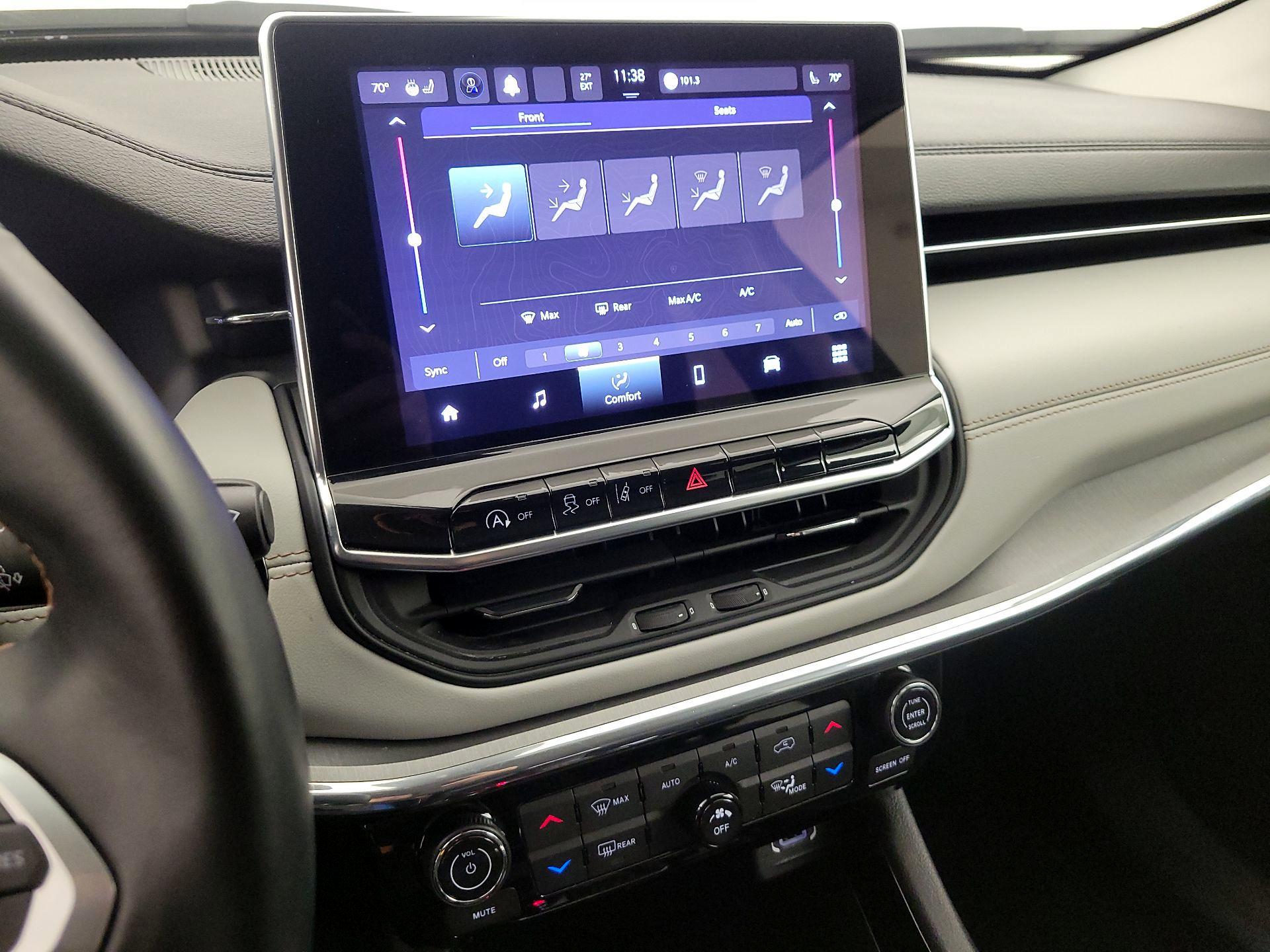 Thumbnail: 2022 Jeep Compass - 16