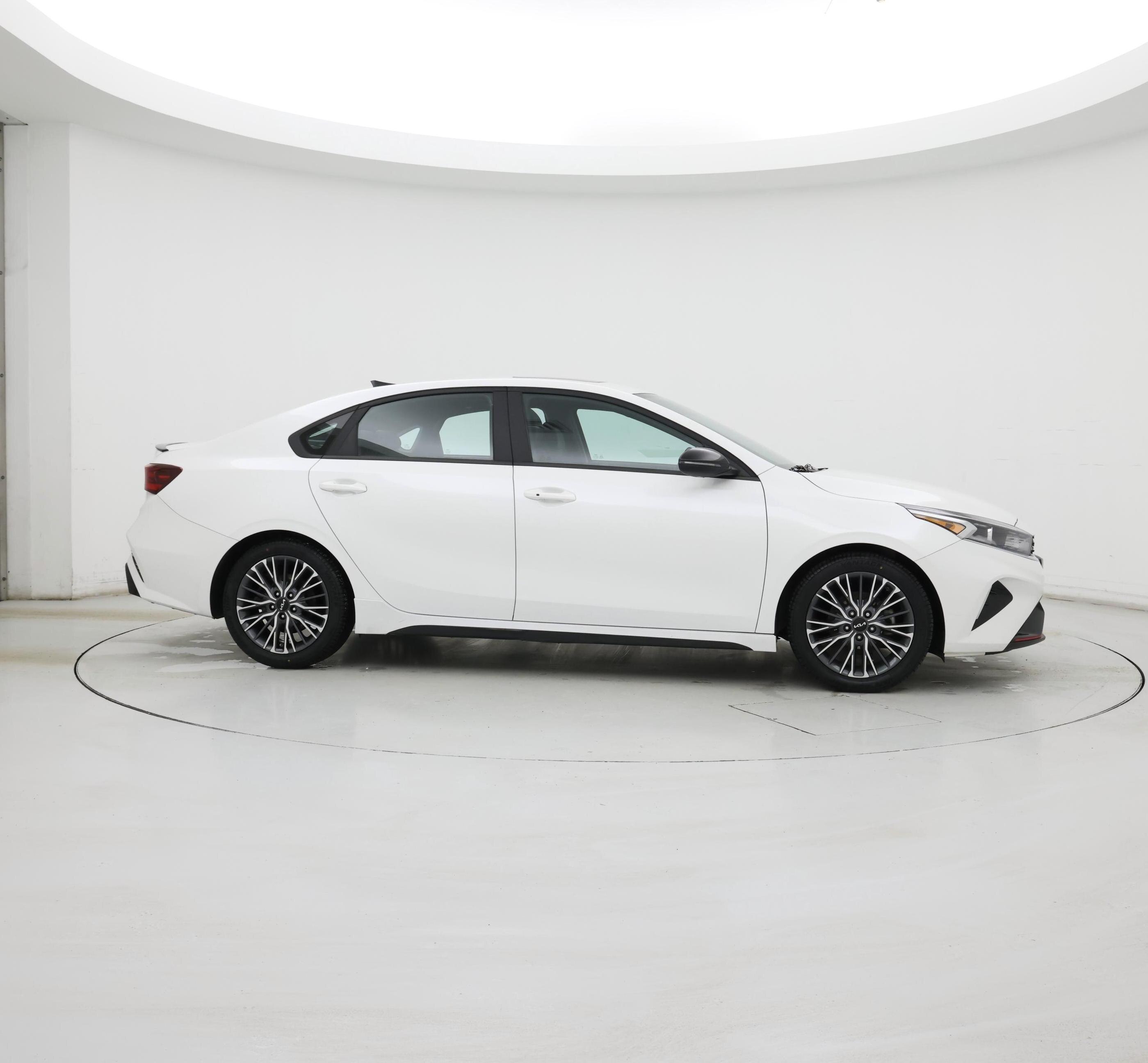 Thumbnail: 2023 Kia Forte - 7