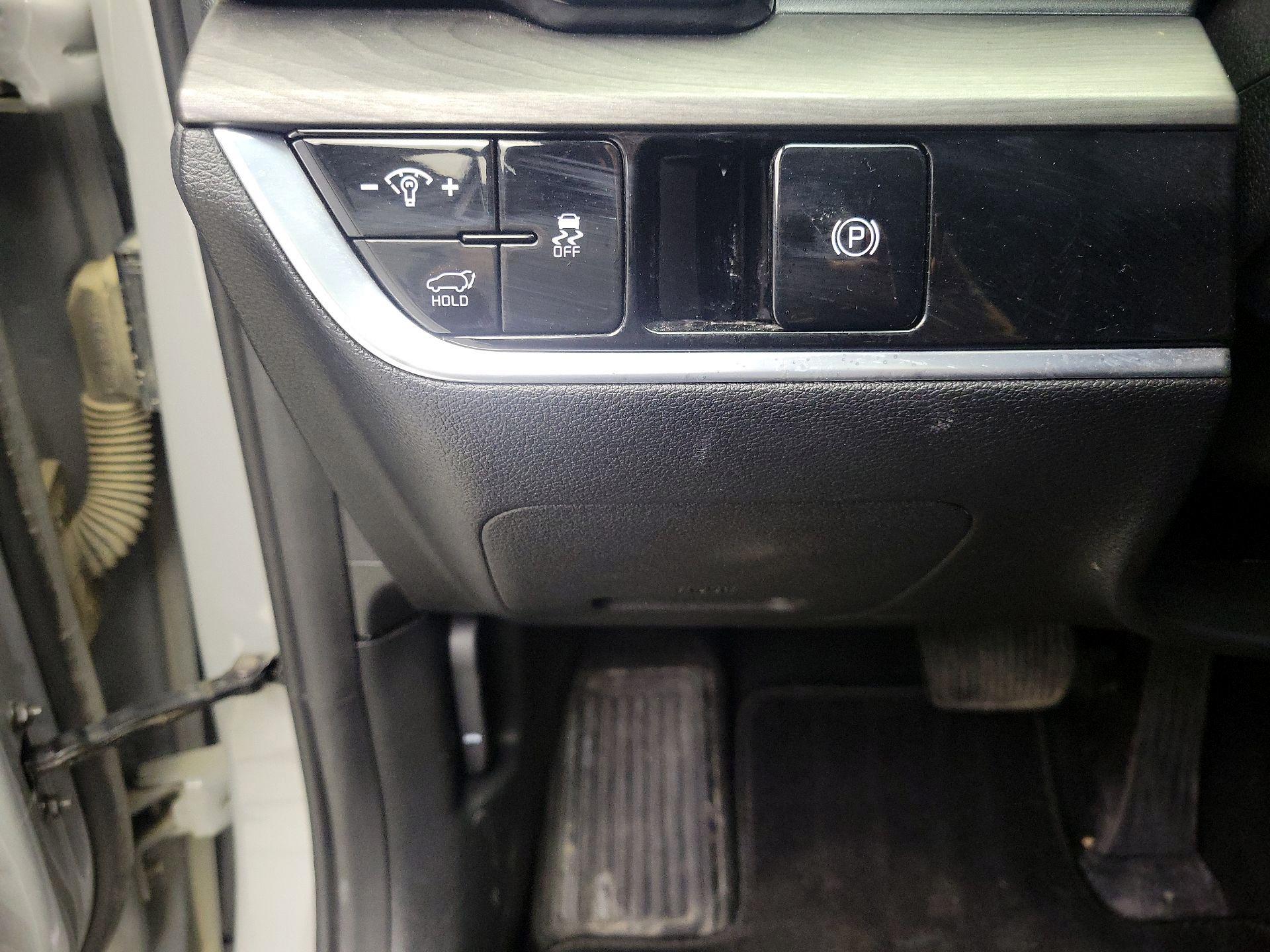 Thumbnail: 2023 Kia Sportage - 13