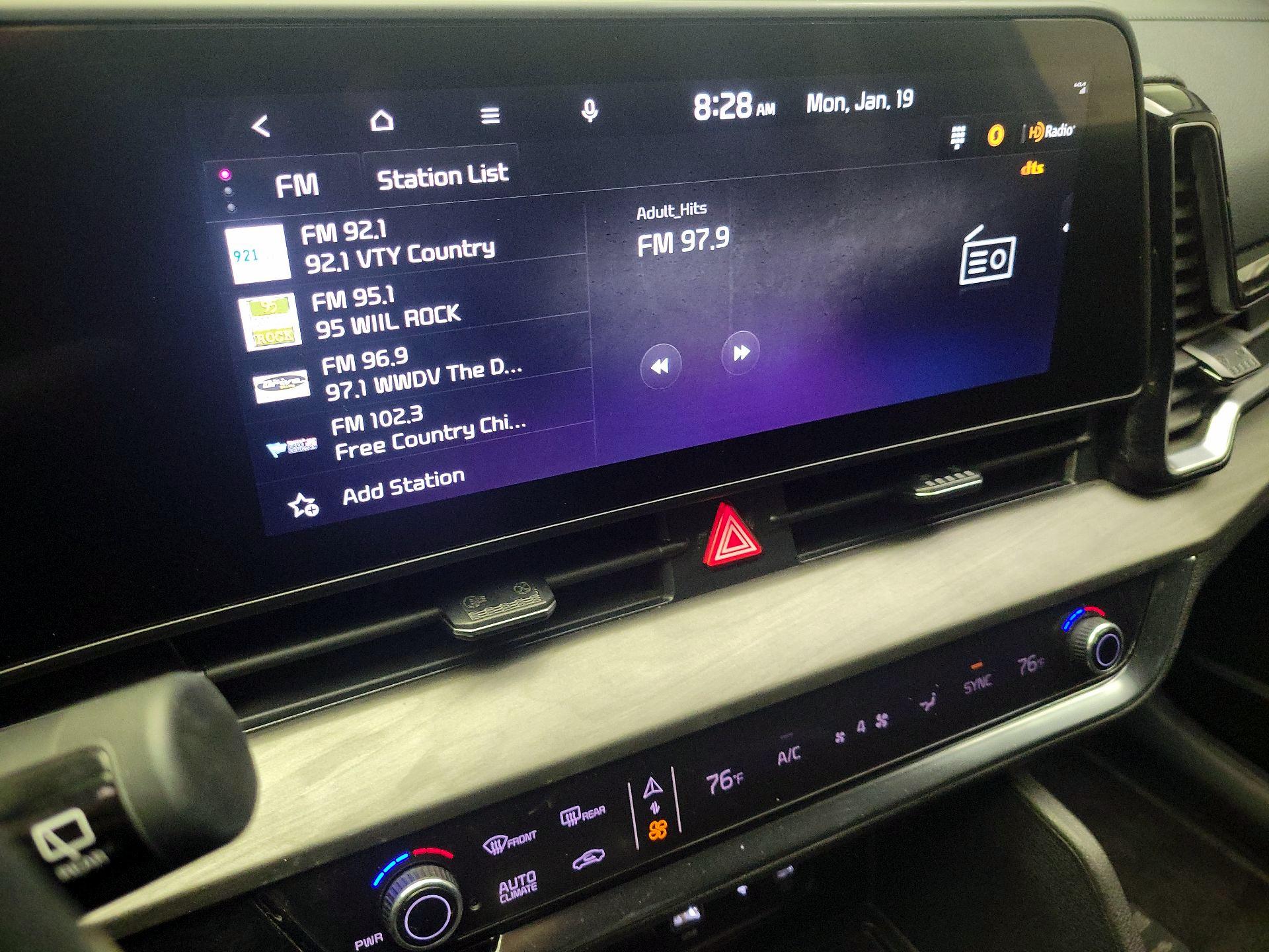 Thumbnail: 2023 Kia Sportage - 16