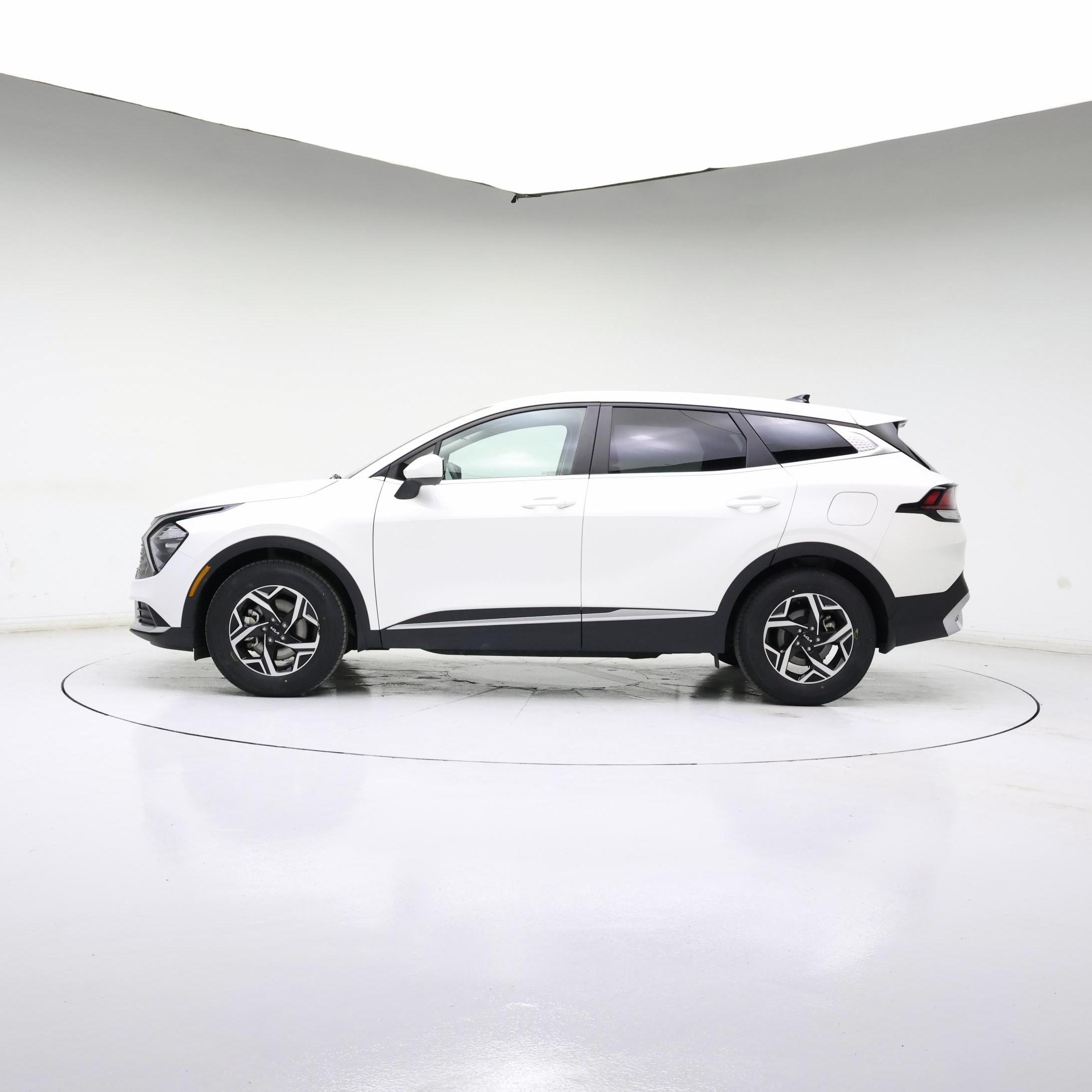 Thumbnail: 2023 Kia Sportage - 3