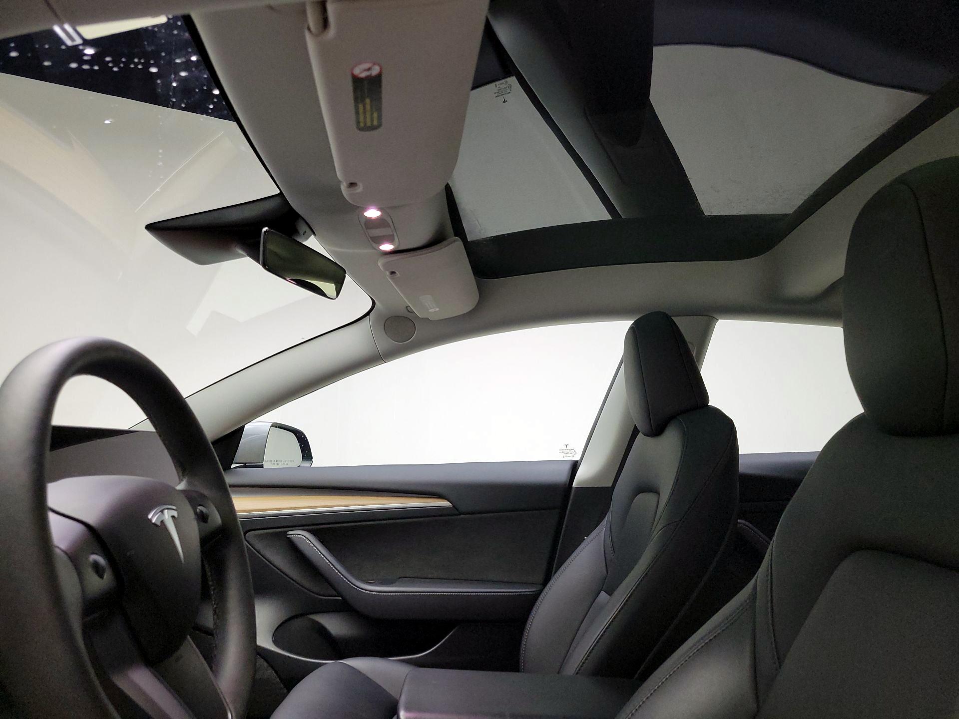 Thumbnail: 2023 Tesla Model 3 - 16