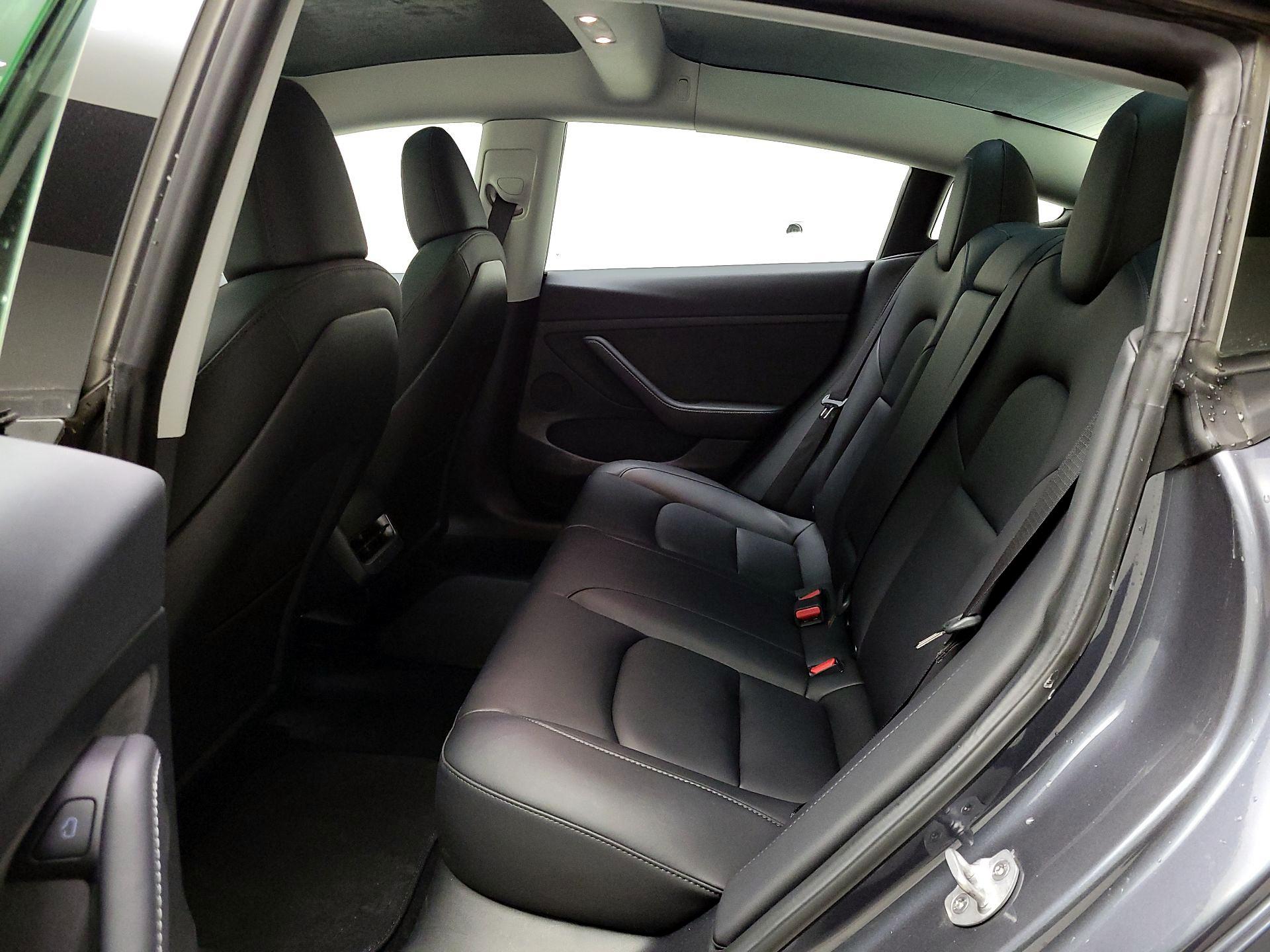 Thumbnail: 2023 Tesla Model 3 - 17