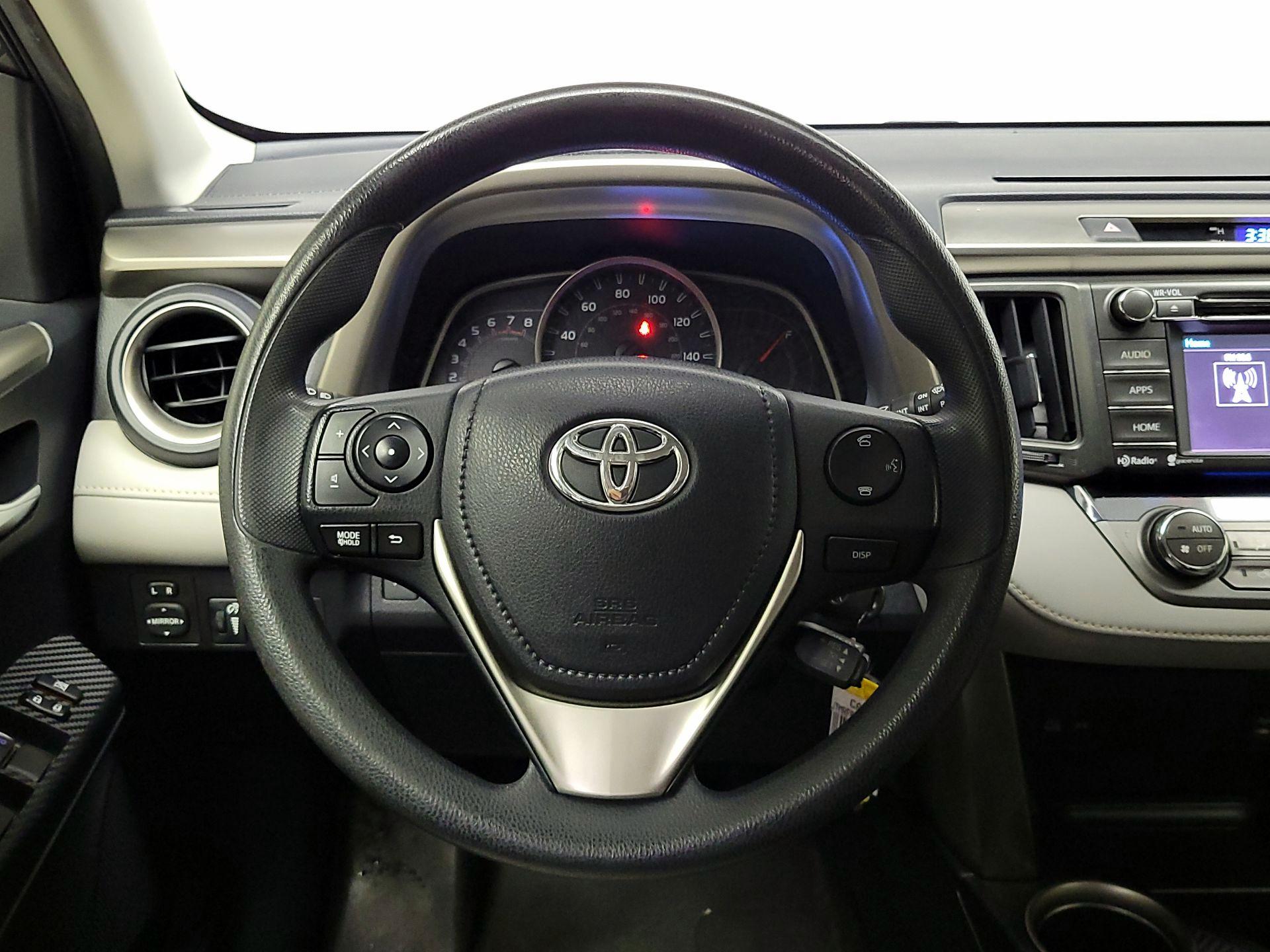 Thumbnail: 2015 Toyota RAV4 - 10