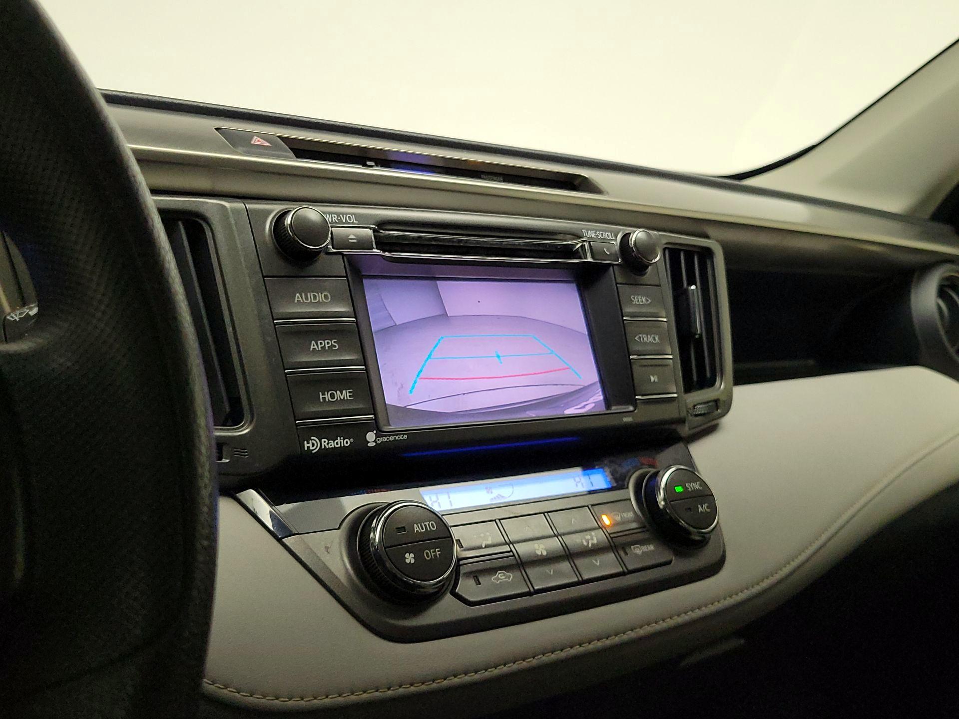 Thumbnail: 2015 Toyota RAV4 - 14